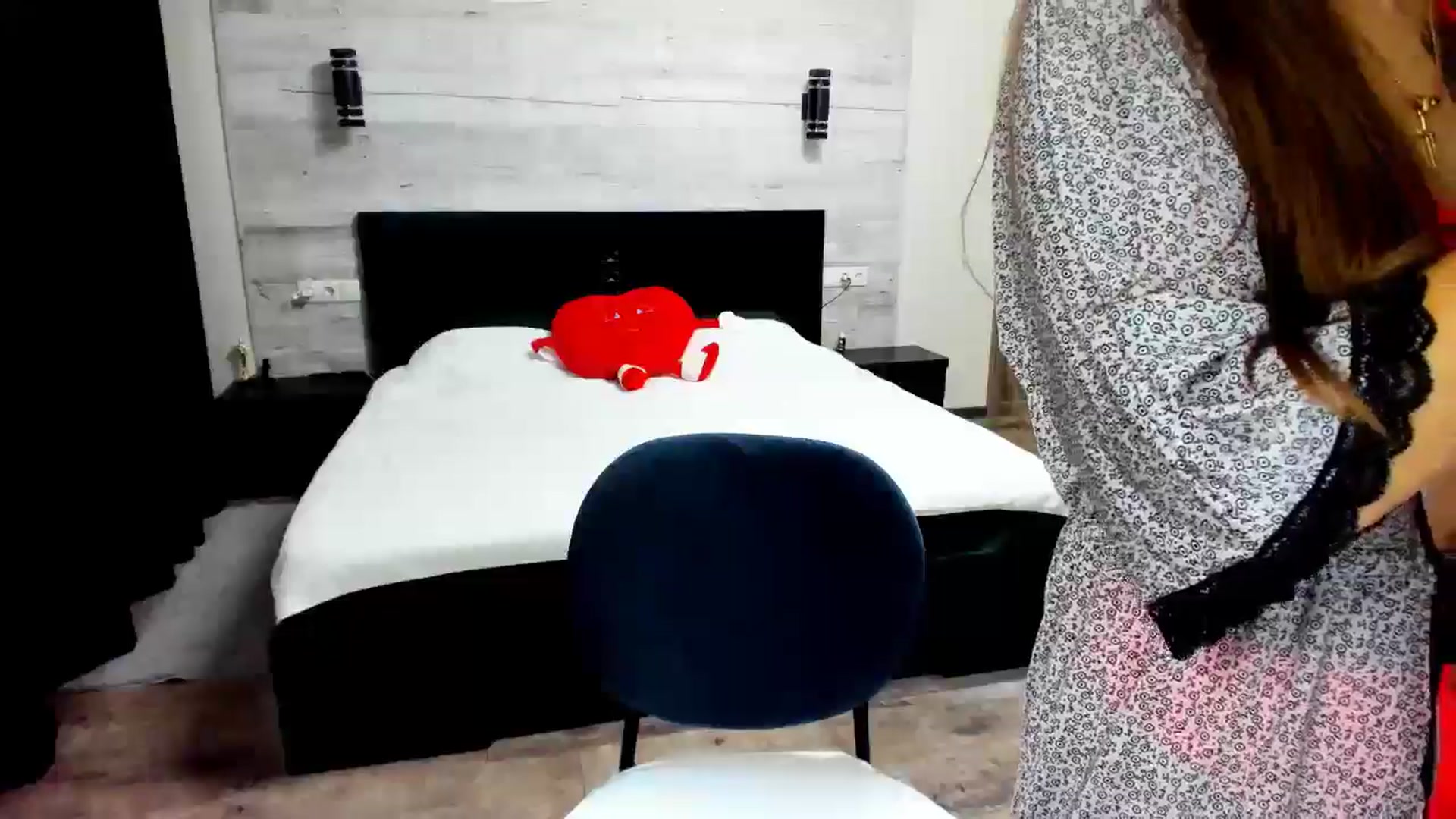 Gallery image thumbnail from lilydavra's myfreecams stream on, 07/24/2024, 23:25 image 3 of 20