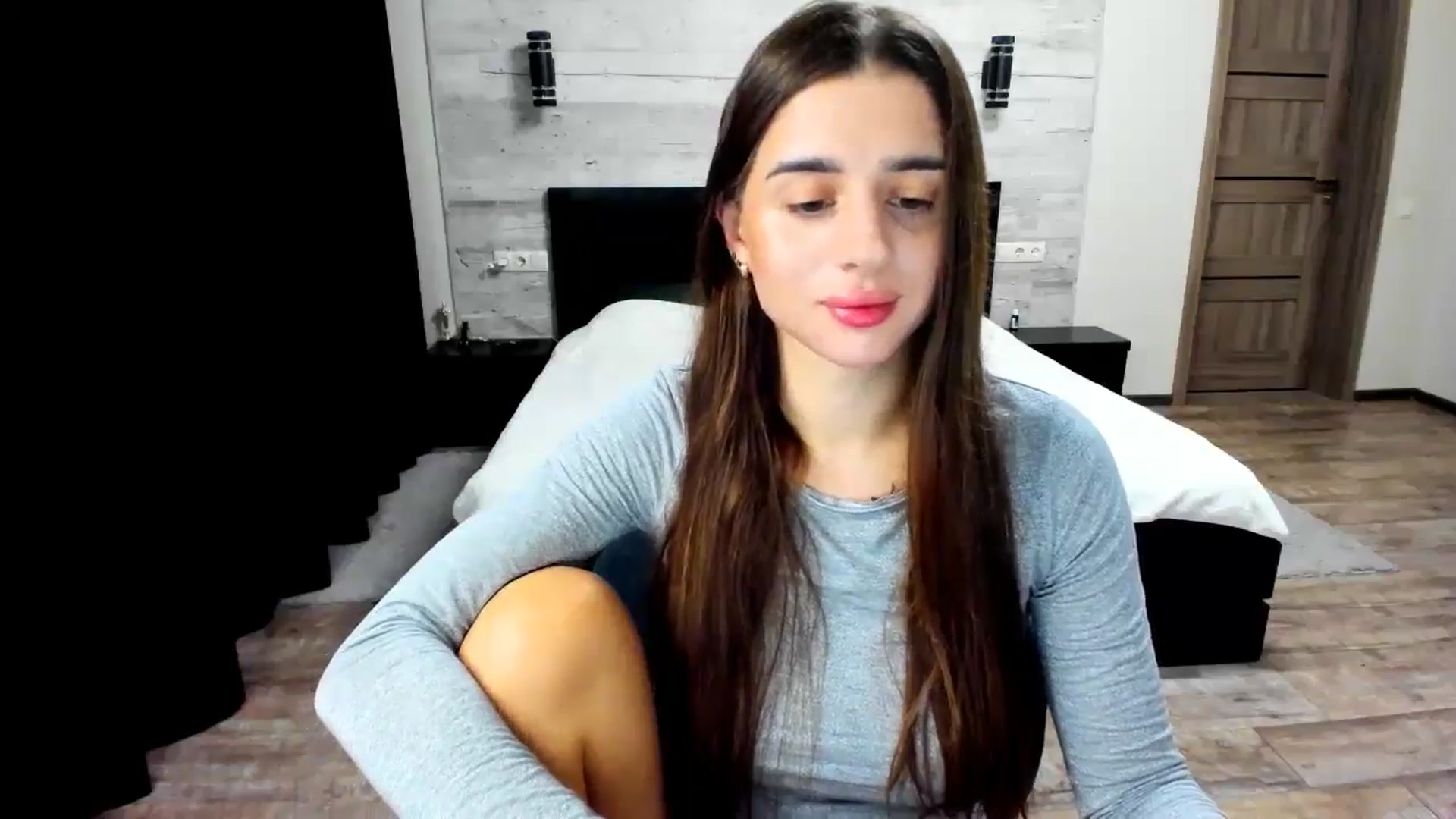 Gallery image thumbnail from lilydavra's myfreecams stream on, 07/26/2024, 21:01 image 14 of 20