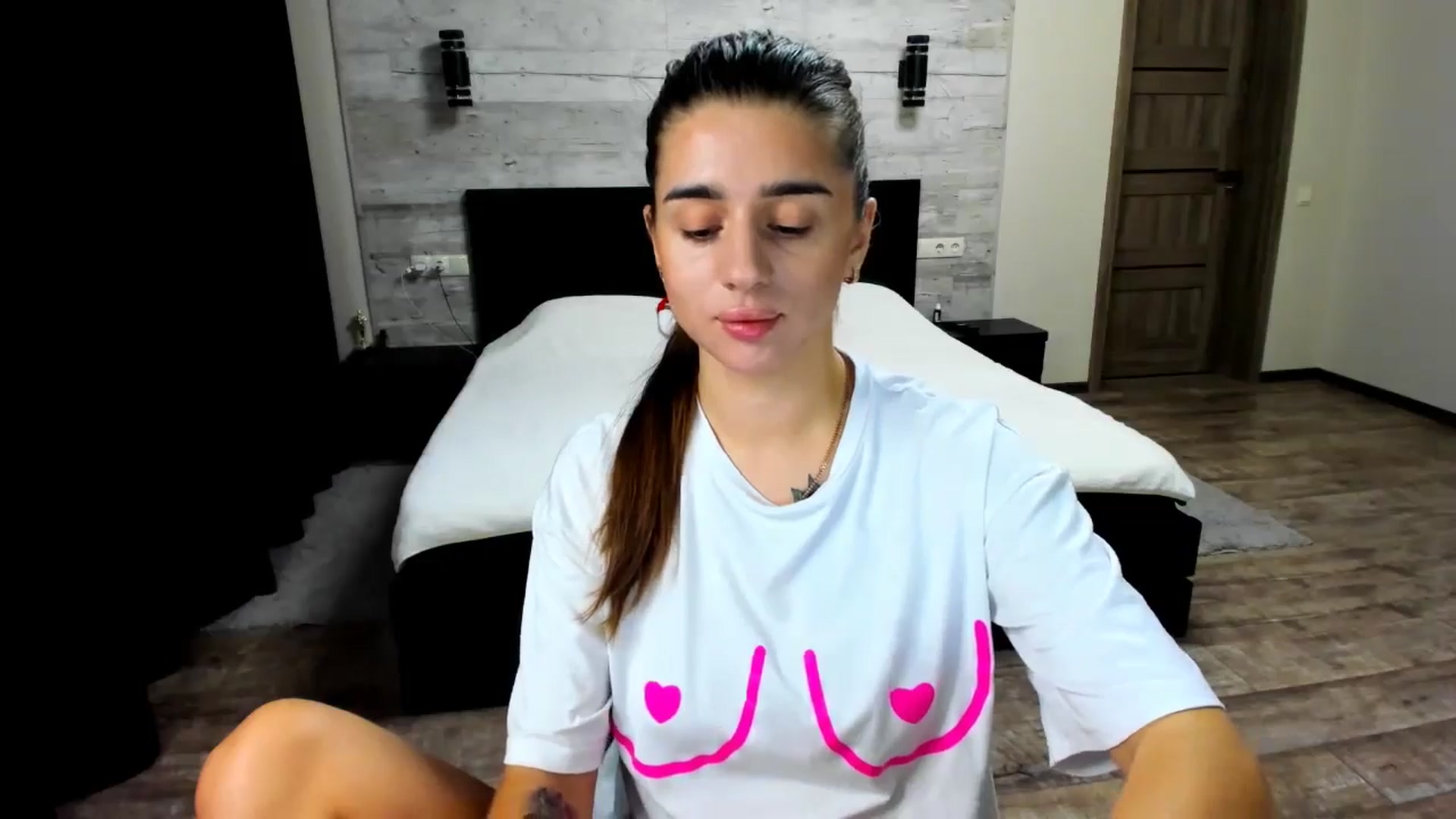 Gallery image thumbnail from lilydavra's myfreecams stream on, 07/27/2024, 20:52 image 16 of 20