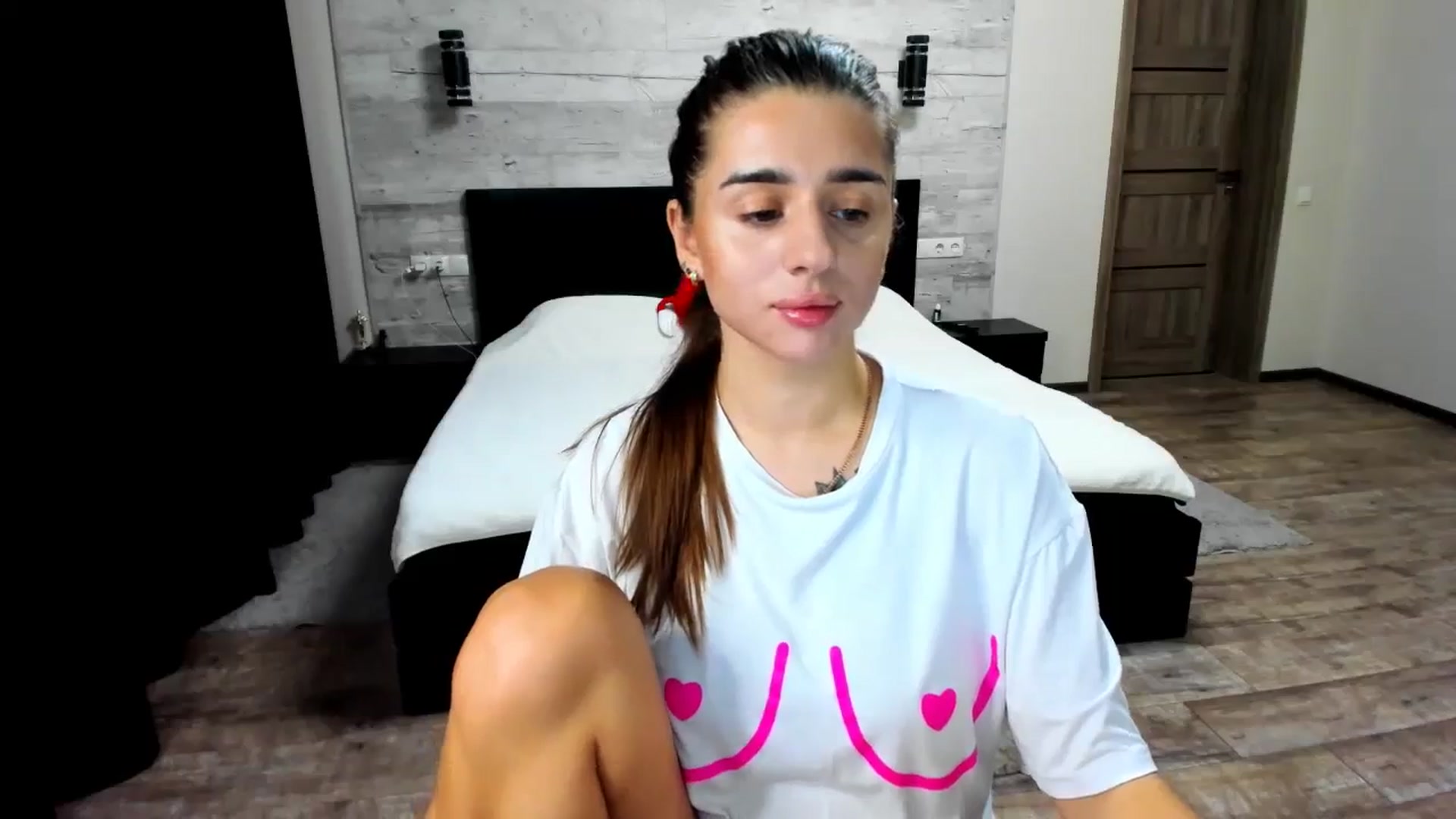 Gallery image thumbnail from lilydavra's myfreecams stream on, 07/27/2024, 20:52 image 12 of 20