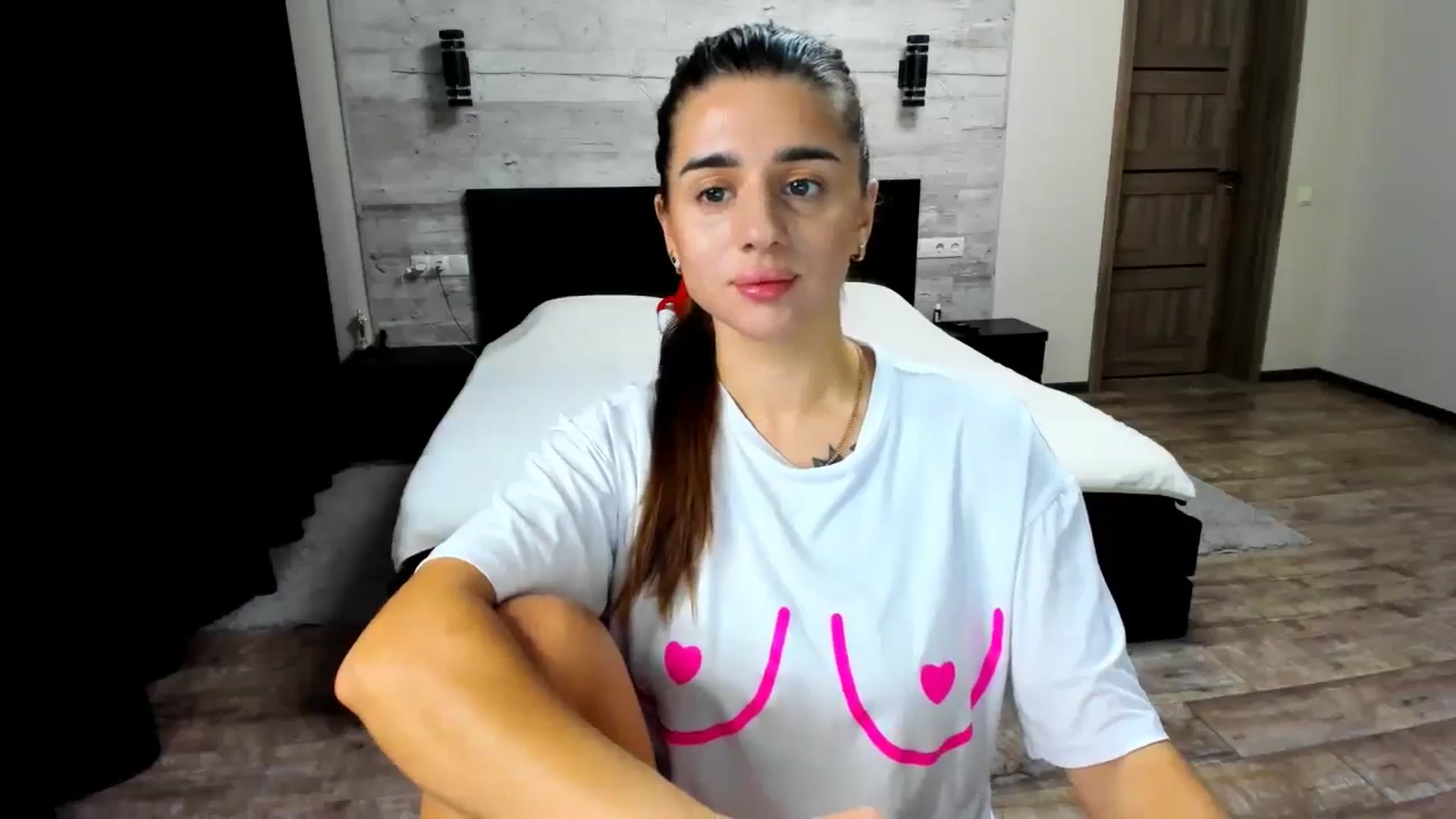 Gallery image thumbnail from lilydavra's myfreecams stream on, 07/27/2024, 20:52 image 14 of 20