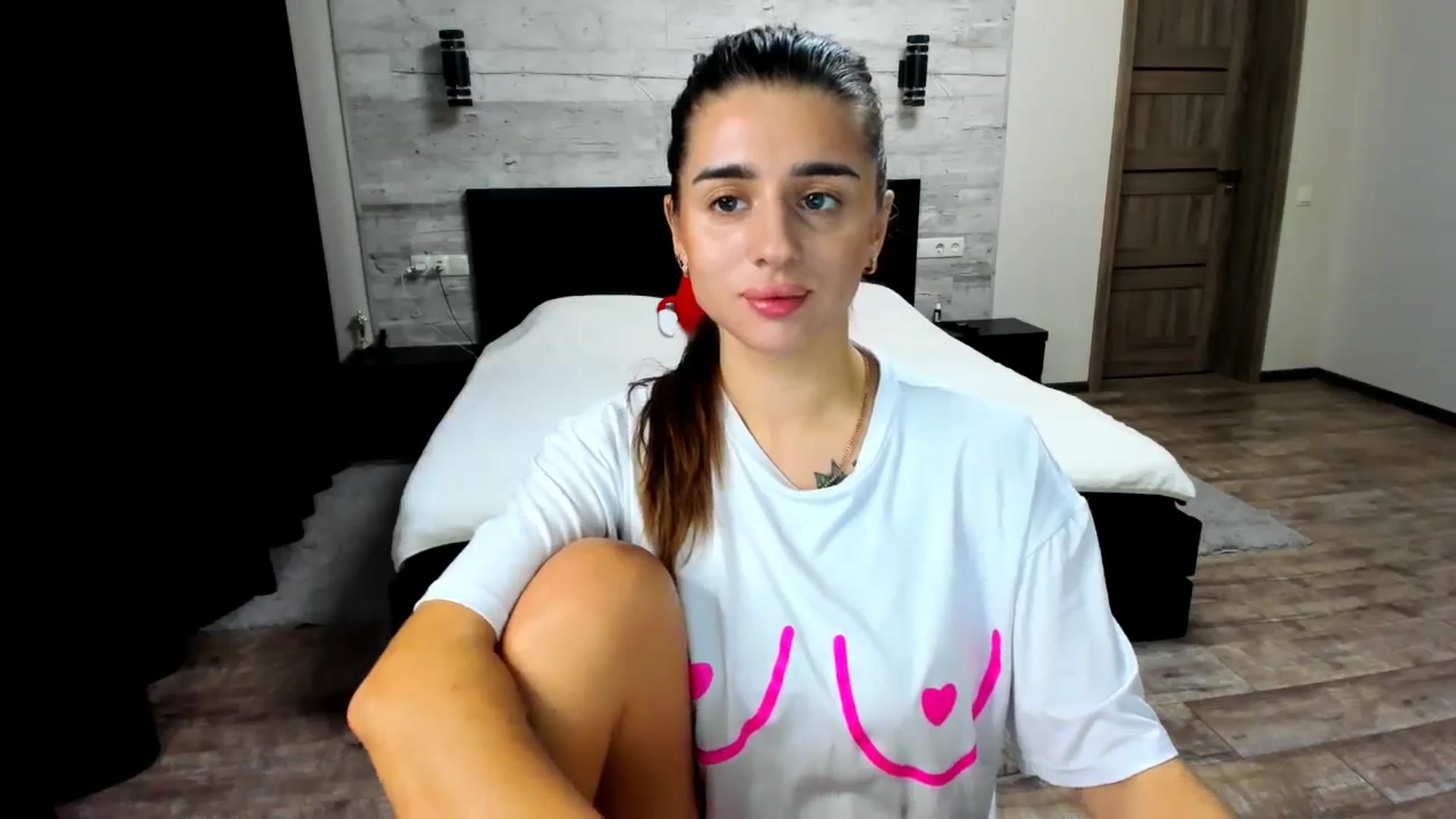 Gallery image thumbnail from lilydavra's myfreecams stream on, 07/27/2024, 20:52 image 11 of 20