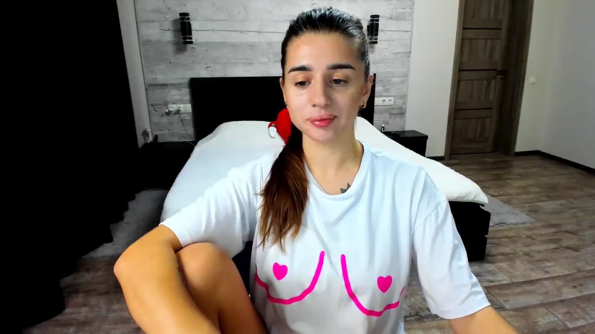 Gallery image thumbnail from lilydavra's myfreecams stream on, 07/27/2024, 20:52 image 1 of 20