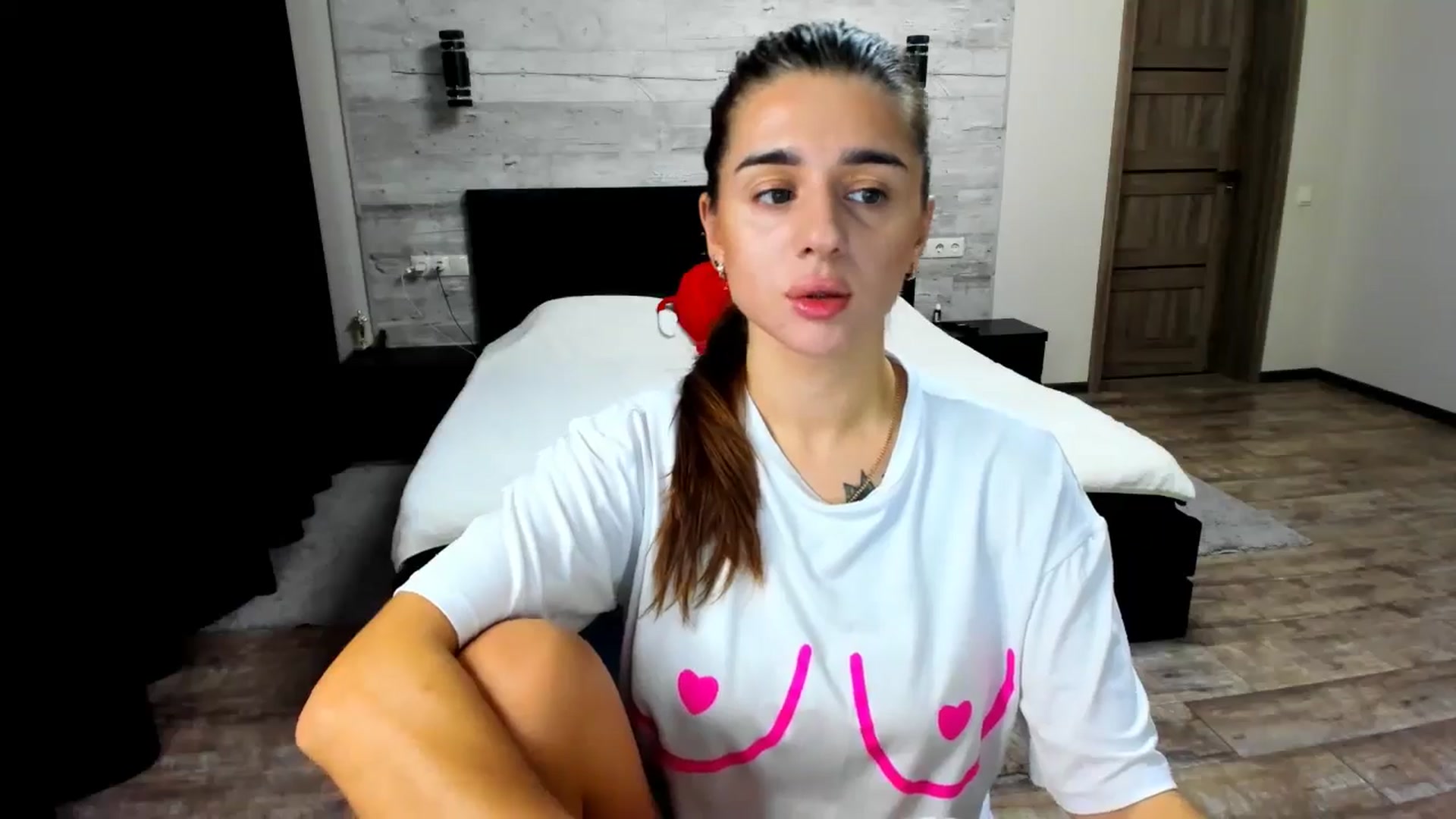 Gallery image thumbnail from lilydavra's myfreecams stream on, 07/27/2024, 20:52 image 6 of 20