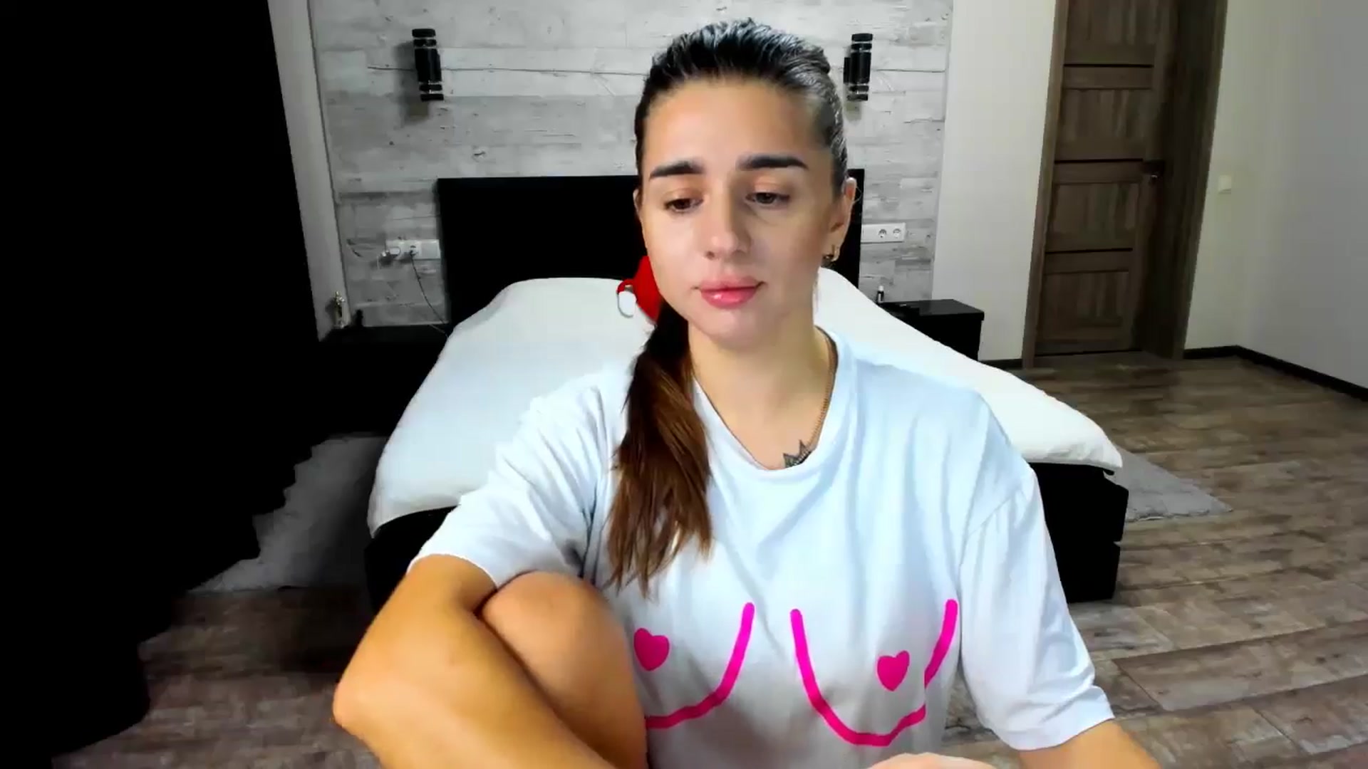 Gallery image thumbnail from lilydavra's myfreecams stream on, 07/27/2024, 20:52 image 3 of 20