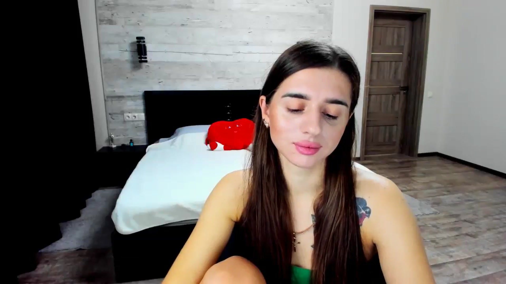 Gallery image thumbnail from lilydavra's myfreecams stream on, 08/05/2024, 22:47 image 15 of 20