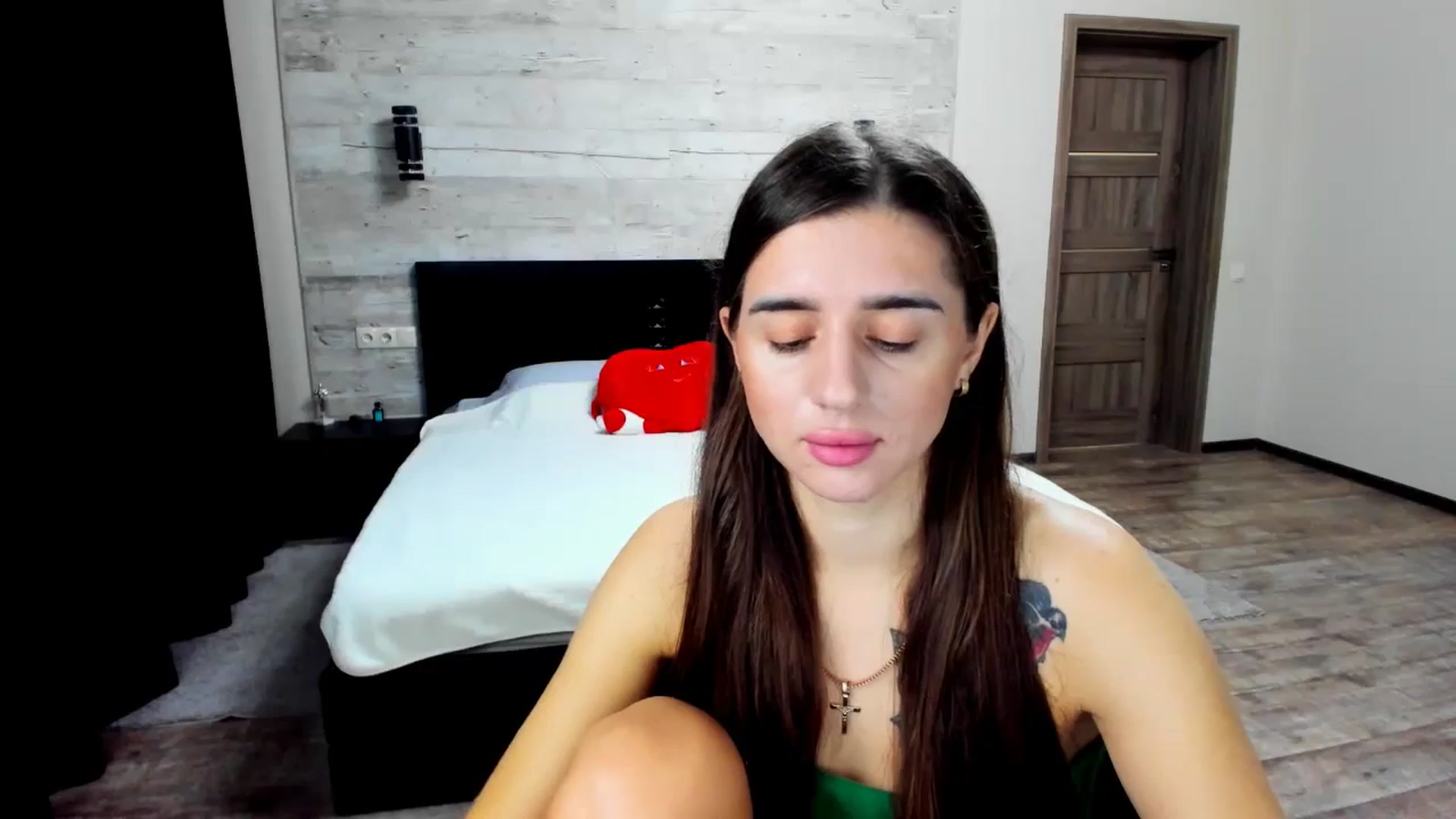 Gallery image thumbnail from lilydavra's myfreecams stream on, 08/05/2024, 22:47 image 18 of 20