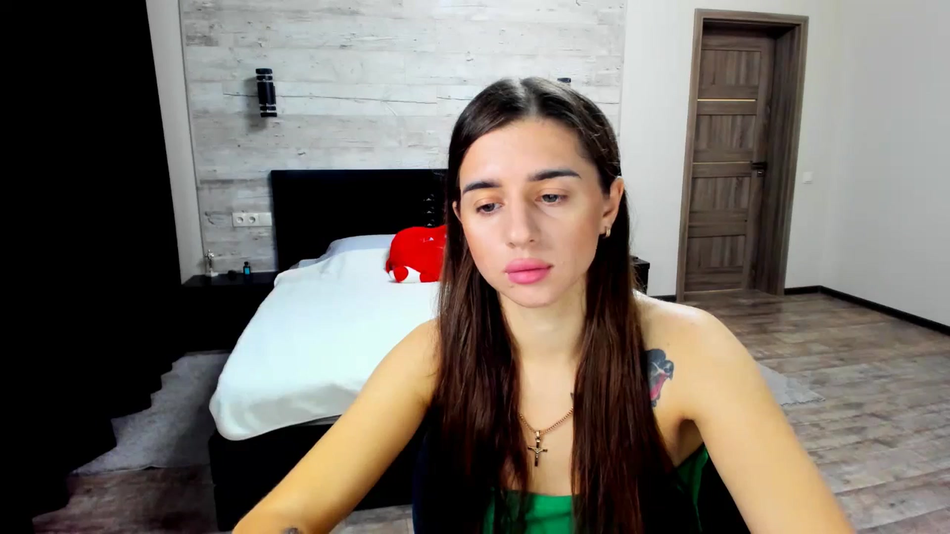 Gallery image thumbnail from lilydavra's myfreecams stream on, 08/05/2024, 22:47 image 13 of 20