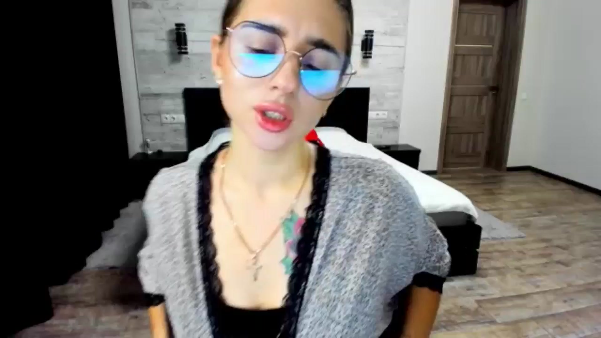 Gallery image thumbnail from lilydavra's myfreecams stream on, 08/09/2024, 19:48 image 1 of 20