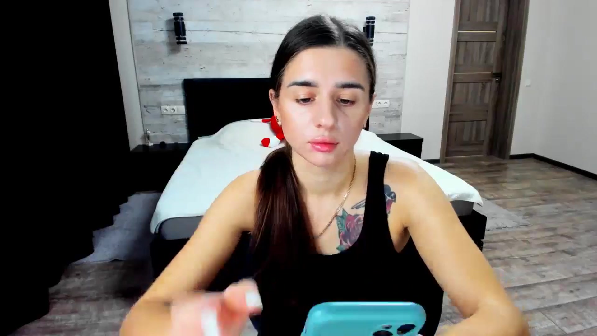 Gallery image thumbnail from lilydavra's myfreecams stream on, 08/11/2024, 20:45 image 15 of 20