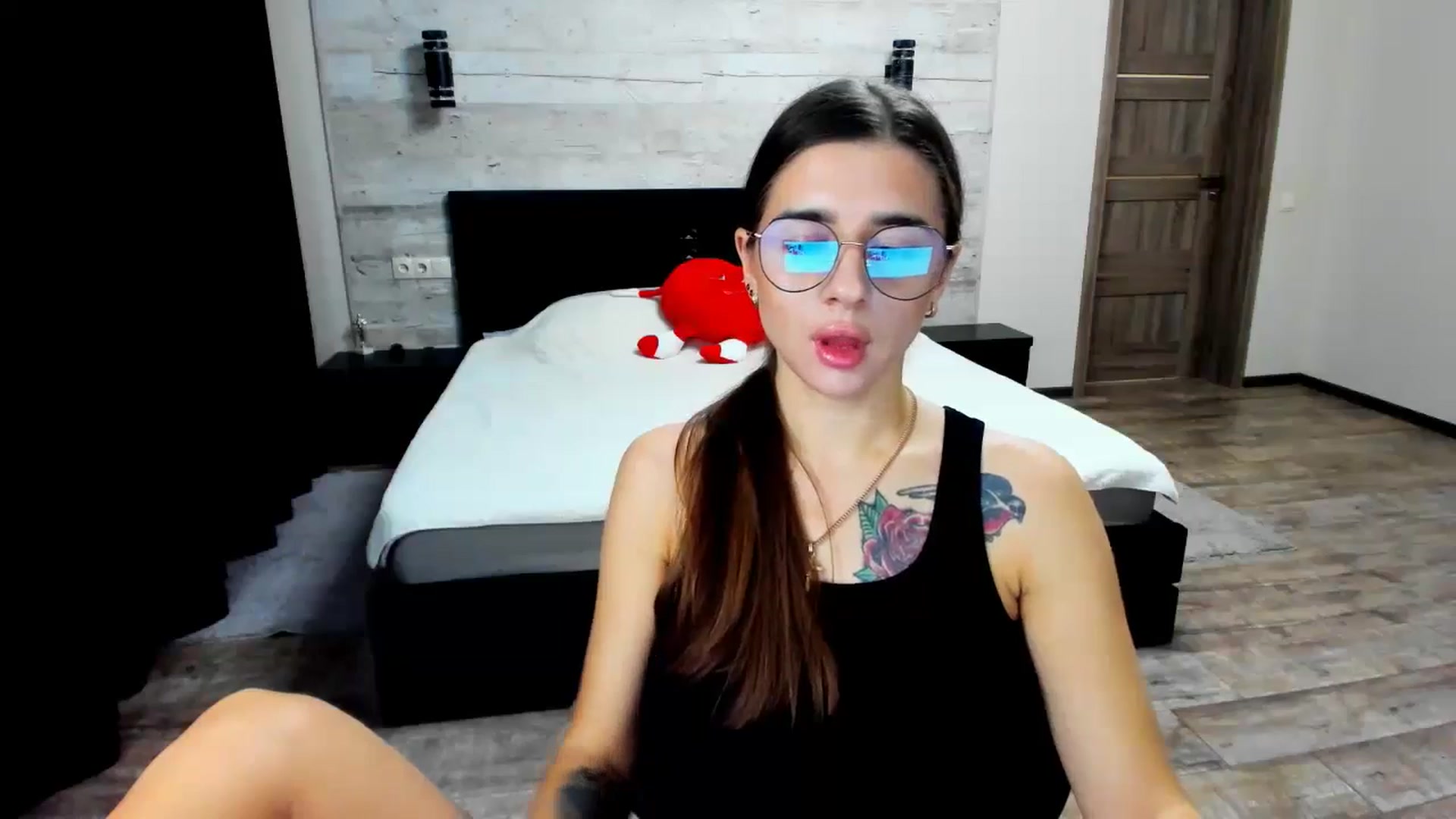 Gallery image thumbnail from lilydavra's myfreecams stream on, 08/11/2024, 20:45 image 20 of 20