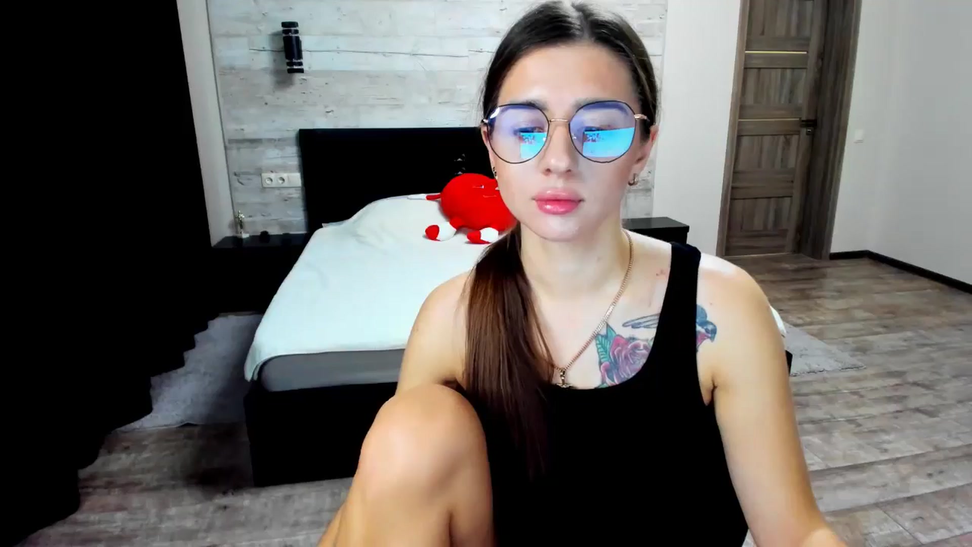 Gallery image thumbnail from lilydavra's myfreecams stream on, 08/11/2024, 20:45 image 7 of 20