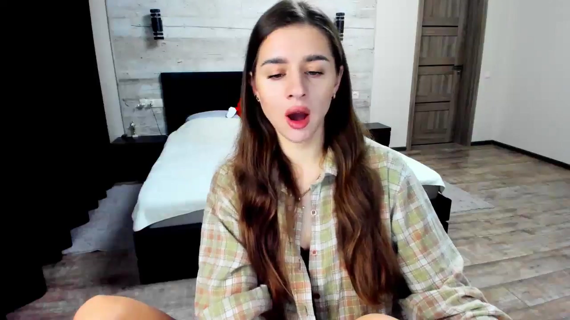 Gallery image thumbnail from lilydavra's myfreecams stream on, 09/08/2024, 21:03 image 13 of 20