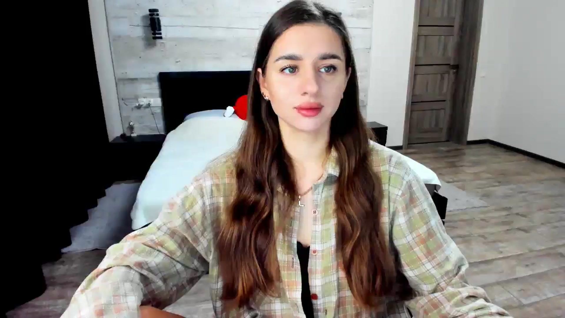 Gallery image thumbnail from lilydavra's myfreecams stream on, 09/08/2024, 21:03 image 11 of 20