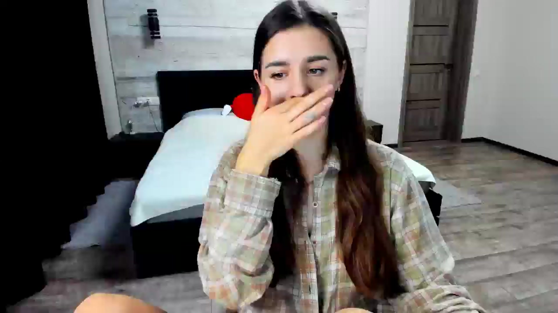 Gallery image thumbnail from lilydavra's myfreecams stream on, 09/08/2024, 21:03 image 16 of 20