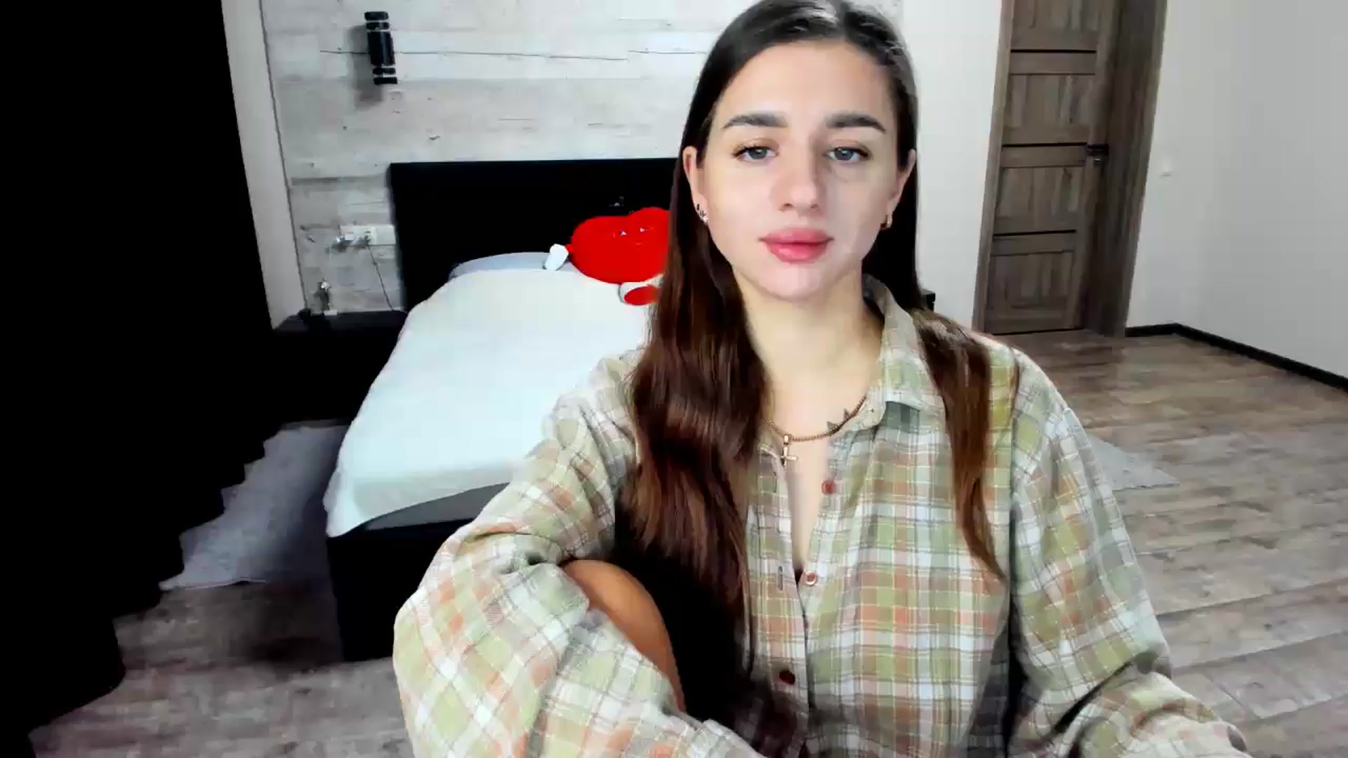 Gallery image thumbnail from lilydavra's myfreecams stream on, 09/08/2024, 22:12 image 14 of 20