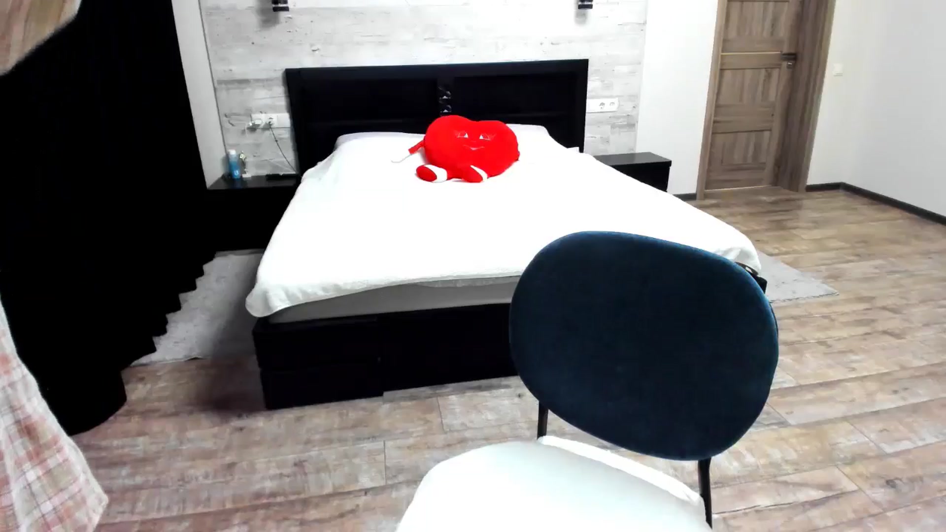 Gallery image thumbnail from lilydavra's myfreecams stream on, 09/09/2024, 21:52 image 16 of 20