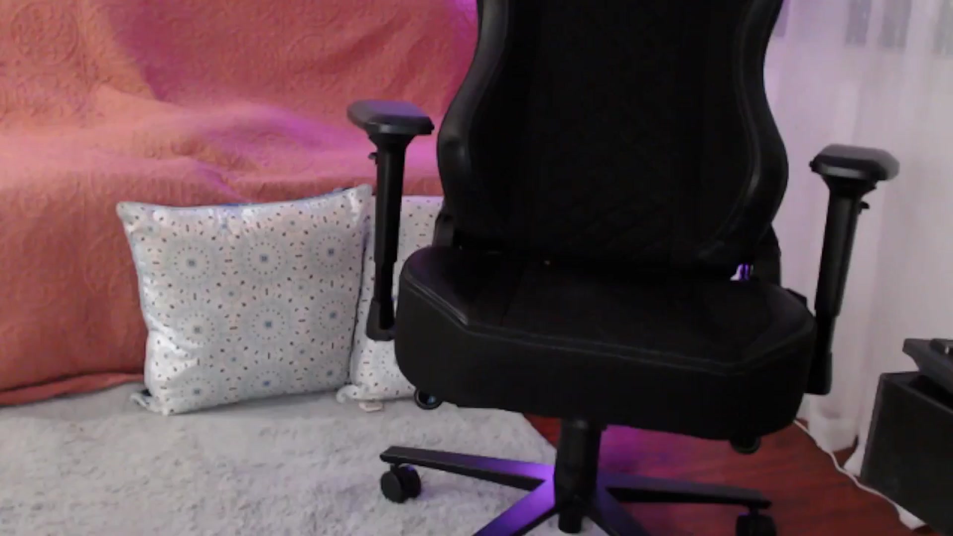 Gallery image thumbnail from lilynovak's myfreecams stream on, 09/07/2025, 10:46 image 7 of 20