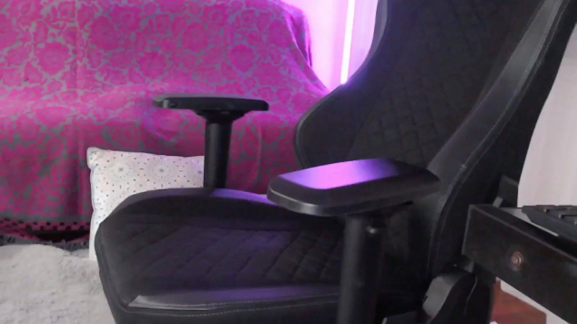 Gallery image thumbnail from lilynovak's myfreecams stream on, 09/10/2025, 09:48 image 6 of 20