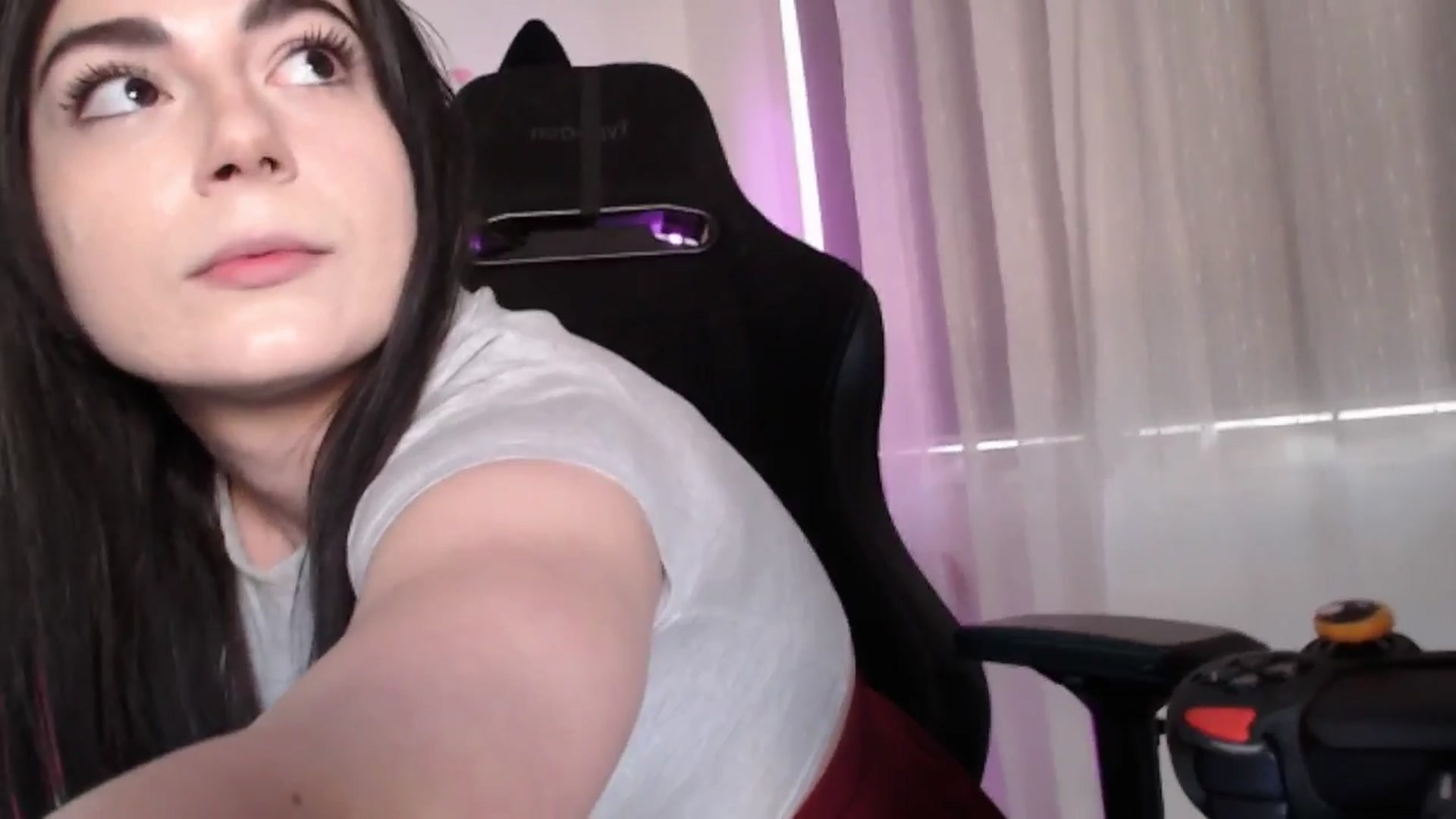 Gallery image thumbnail from lilynovak's myfreecams stream on, 09/15/2025, 06:50 image 8 of 20
