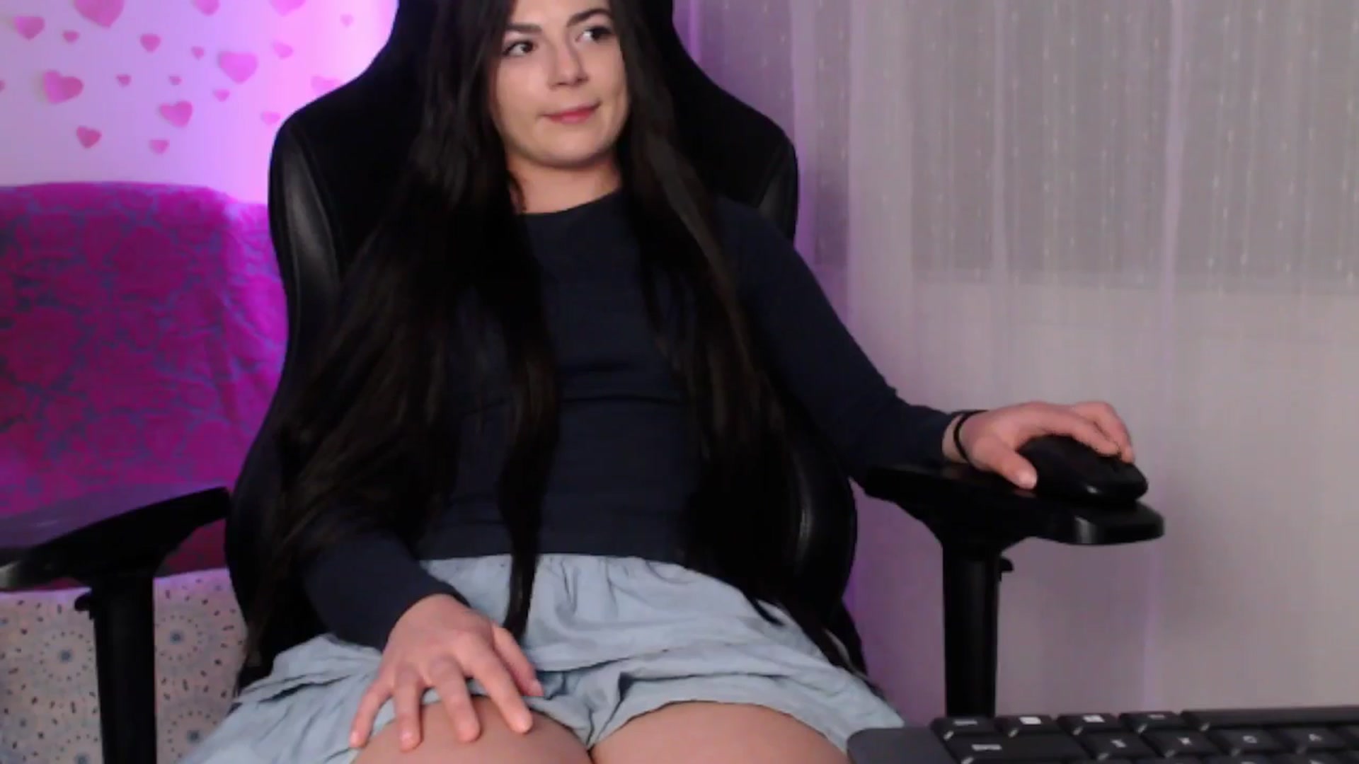Gallery image thumbnail from lilynovak's myfreecams stream on, 11/16/2025, 08:51 image 5 of 20