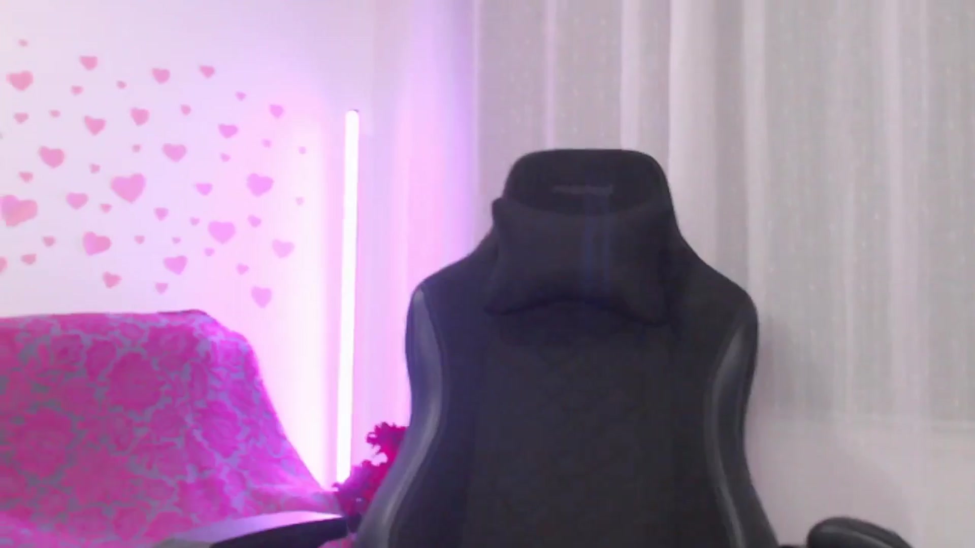 Gallery image thumbnail from lilynovak's myfreecams stream on, 12/02/2025, 09:25 image 11 of 20