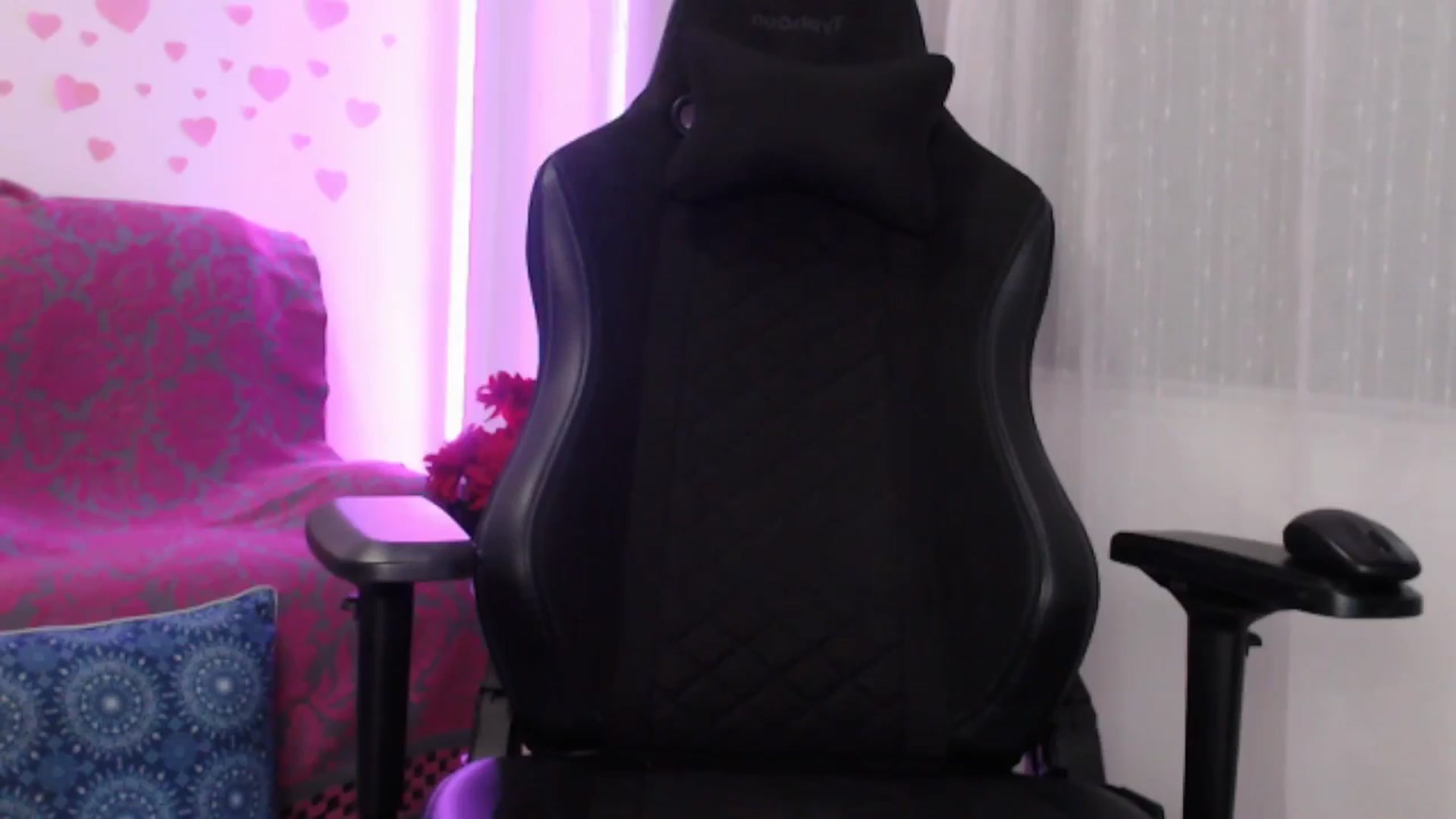 Gallery image thumbnail from lilynovak's myfreecams stream on, 12/17/2025, 08:34 image 12 of 20