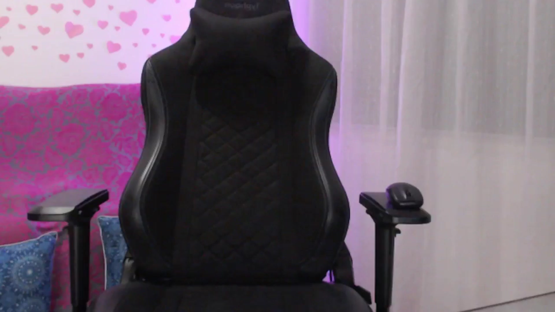 Gallery image thumbnail from lilynovak's myfreecams stream on, 12/21/2025, 11:10 image 5 of 20
