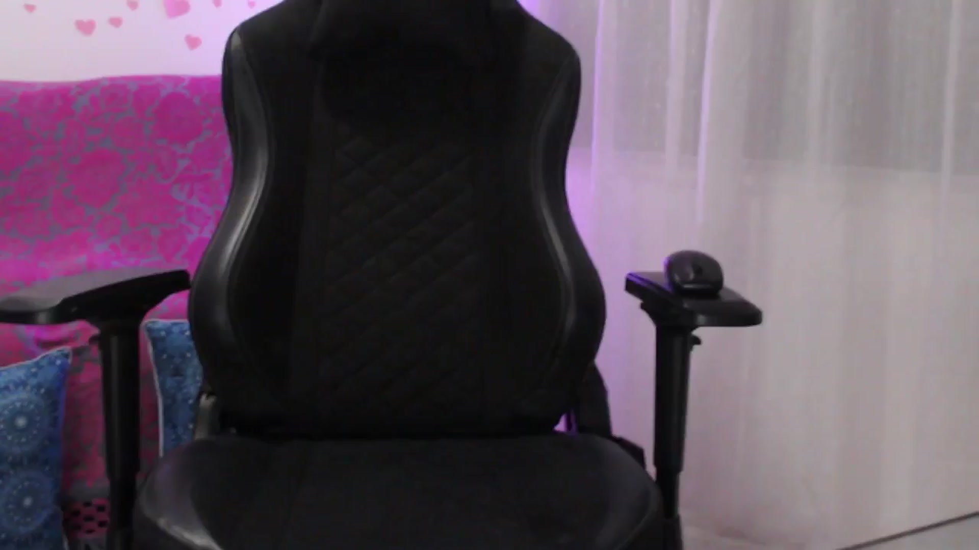 Gallery image thumbnail from lilynovak's myfreecams stream on, 12/21/2025, 12:36 image 4 of 20