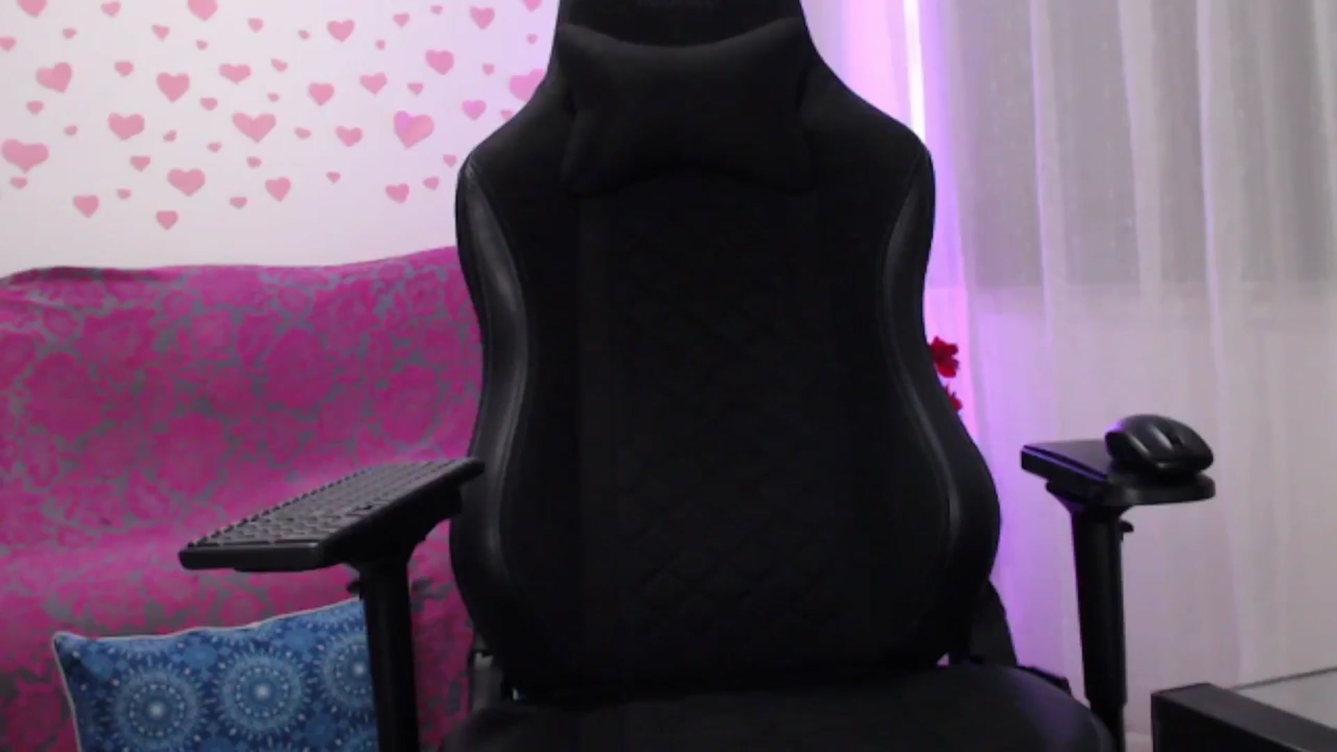 Gallery image thumbnail from lilynovak's myfreecams stream on, 12/24/2025, 20:56 image 10 of 20