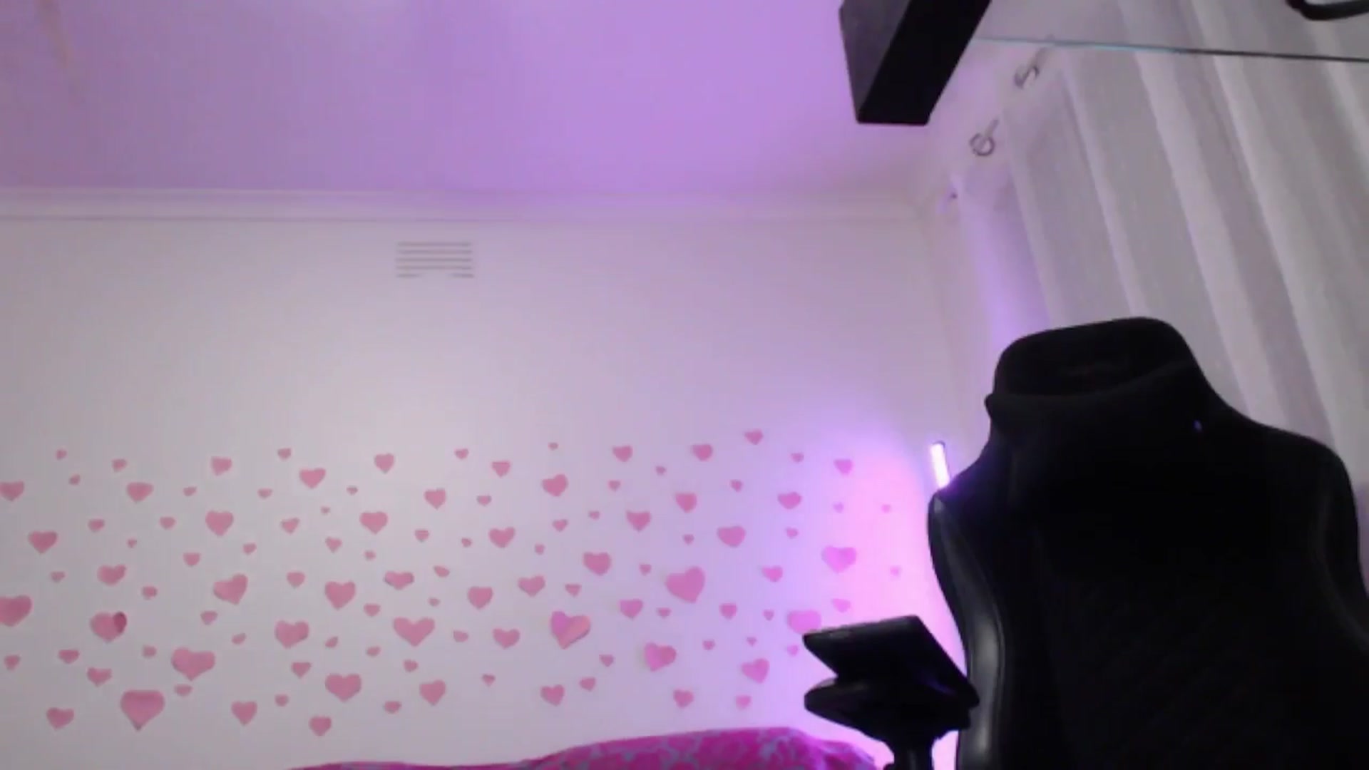 Gallery image thumbnail from lilynovak's myfreecams stream on, 12/27/2025, 10:49 image 19 of 20