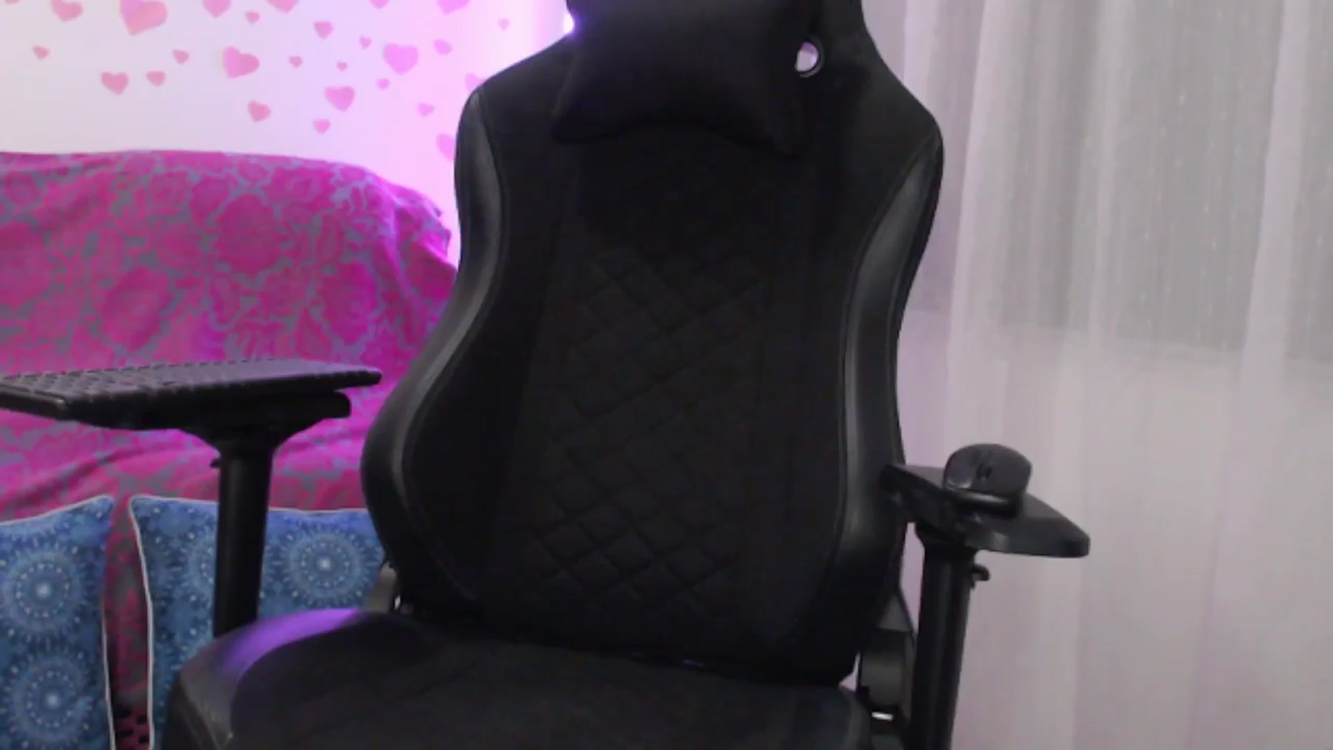 Gallery image thumbnail from lilynovak's myfreecams stream on, 12/27/2025, 12:33 image 5 of 20