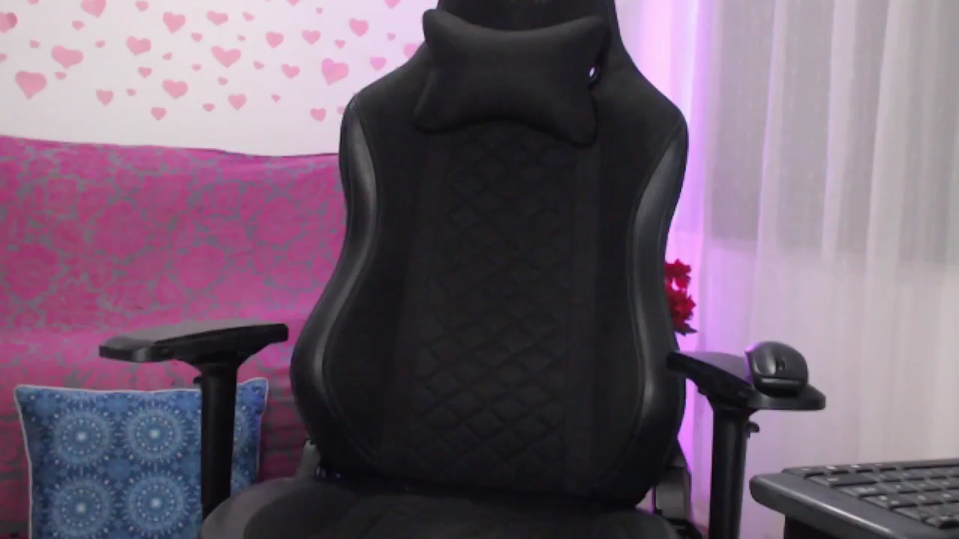 Gallery image thumbnail from lilynovak's myfreecams stream on, 01/03/2026, 08:56 image 6 of 20