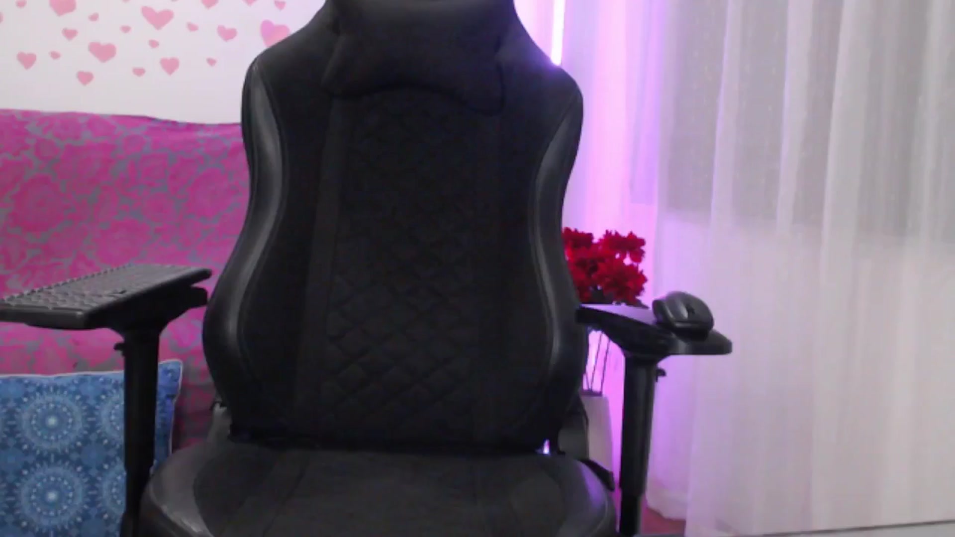 Gallery image thumbnail from lilynovak's myfreecams stream on, 01/04/2026, 10:41 image 3 of 20