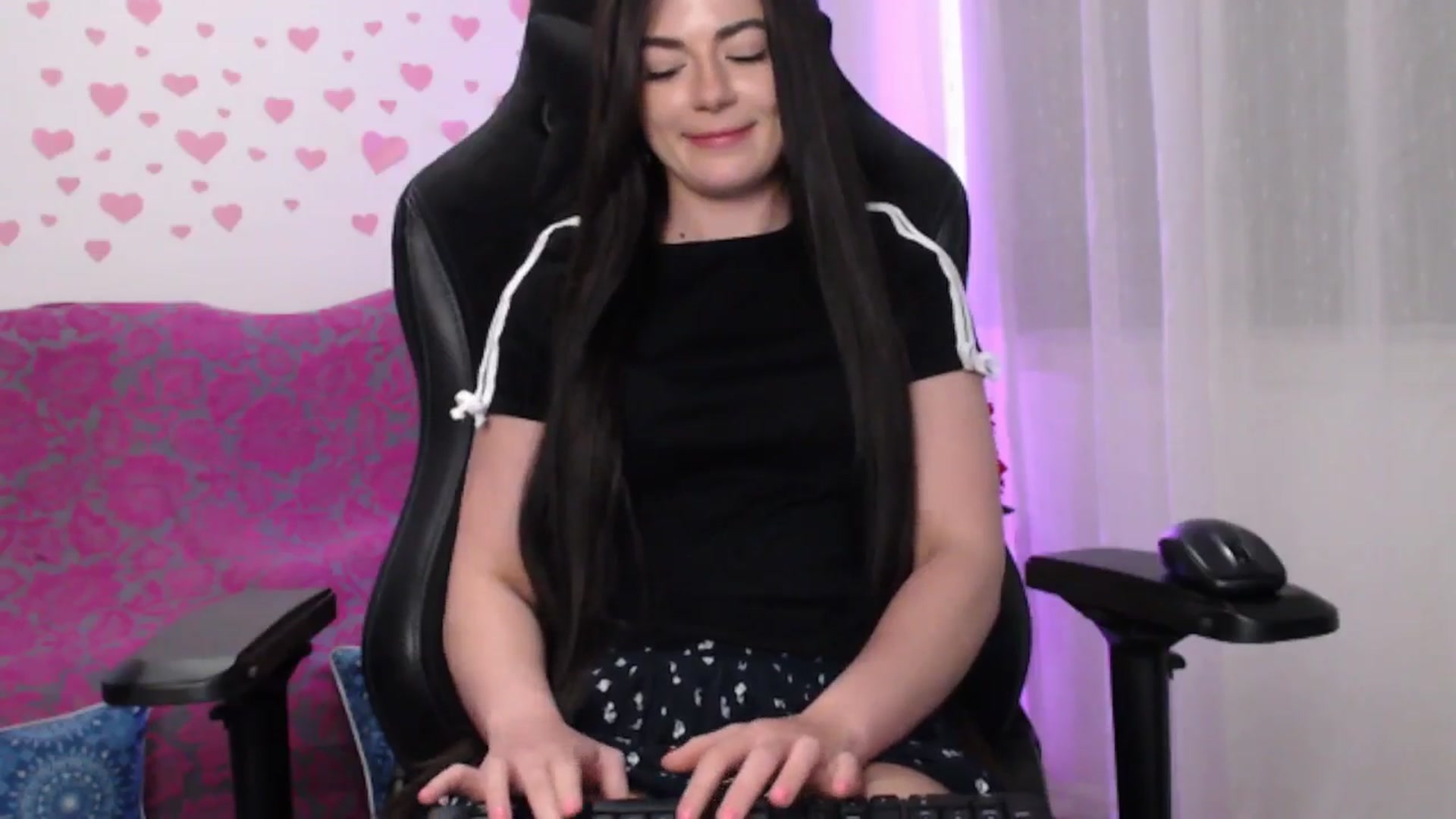 Gallery image thumbnail from lilynovak's myfreecams stream on, 01/18/2026, 02:33 image 2 of 20