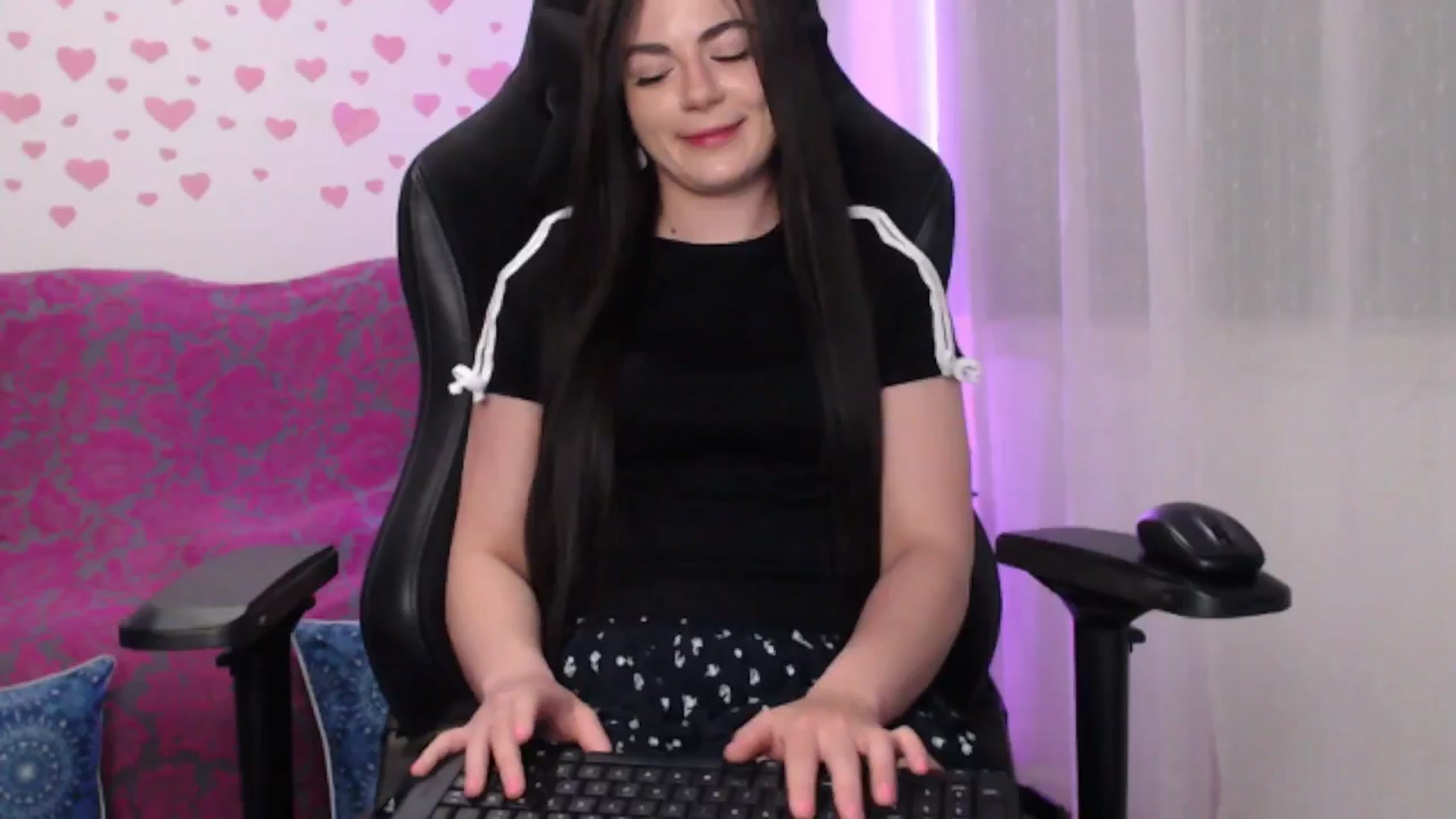 Gallery image thumbnail from lilynovak's myfreecams stream on, 01/18/2026, 08:56 image 8 of 20