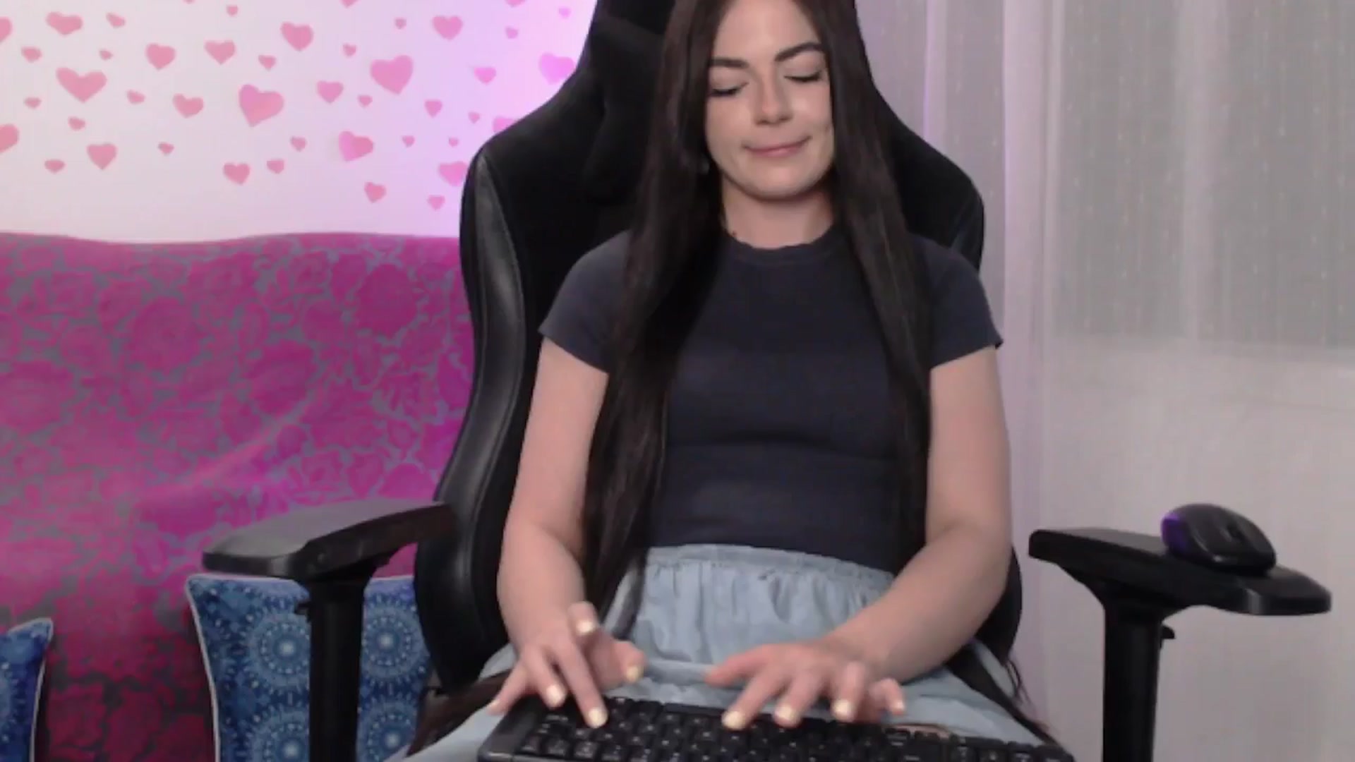Gallery image thumbnail from lilynovak's myfreecams stream on, 01/28/2026, 04:06 image 19 of 20