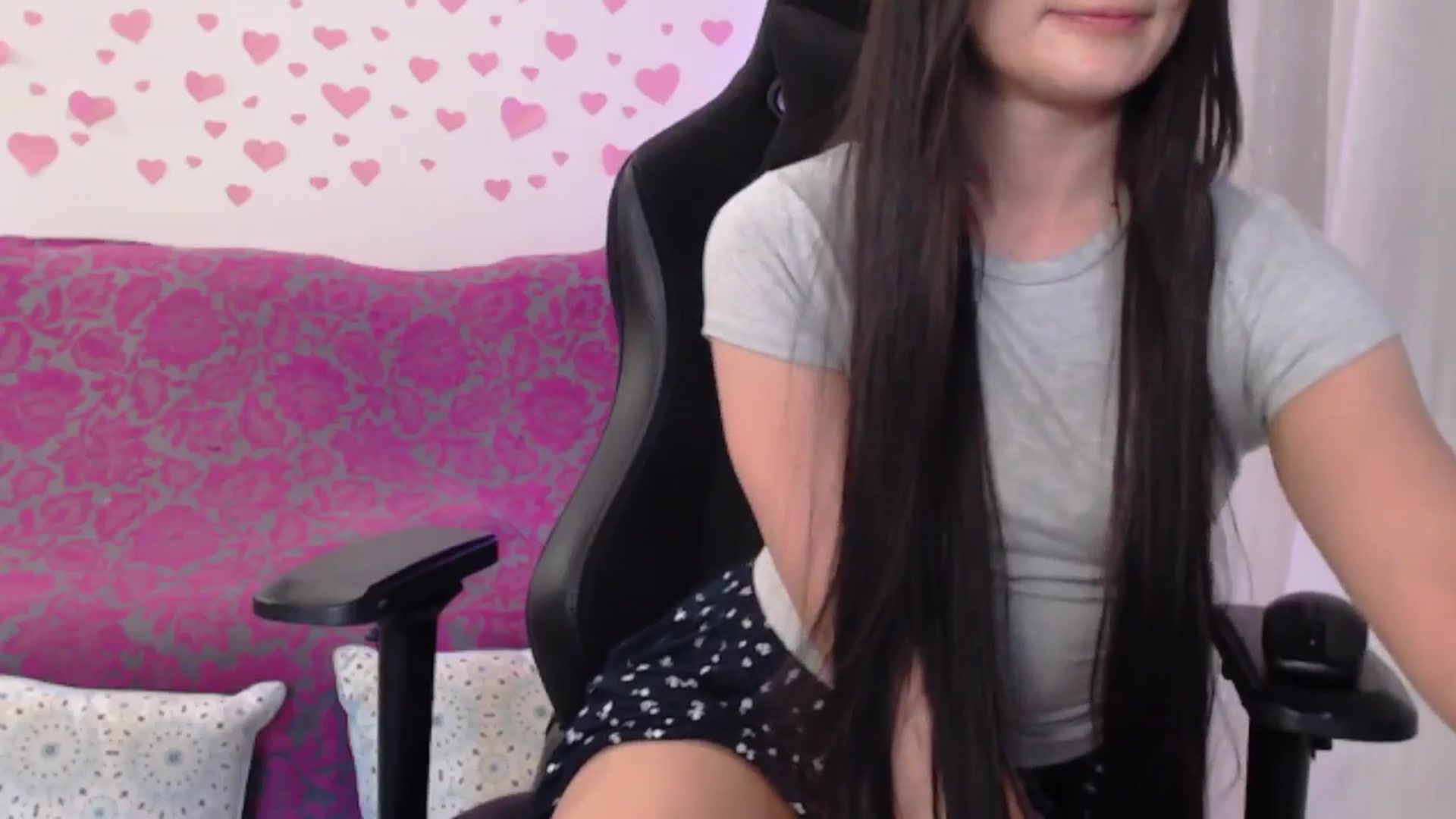 Gallery image thumbnail from lilynovak's myfreecams stream on, 04/01/2026, 23:15 image 9 of 20