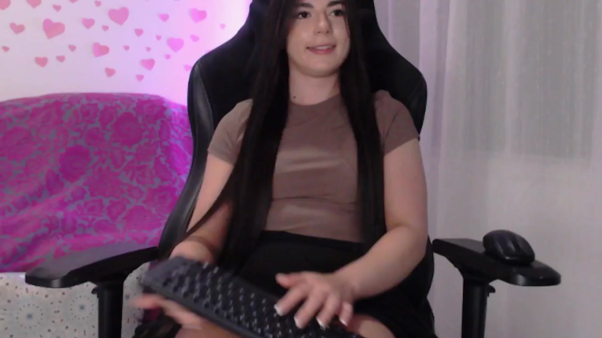 Gallery image thumbnail from lilynovak's myfreecams stream on, 04/17/2026, 23:54 image 5 of 20