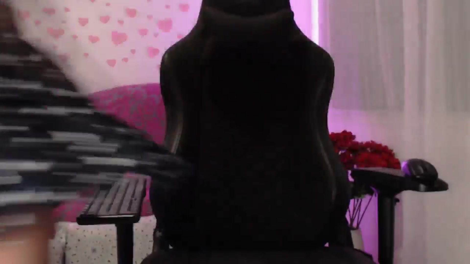 Gallery image thumbnail from lilynovak's myfreecams stream on, 04/19/2026, 01:47 image 18 of 20