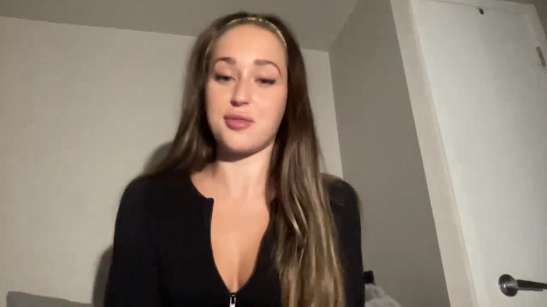 Gallery image thumbnail from lilyx0's myfreecams stream on, 09/12/2023, 06:18 image 9 of 20