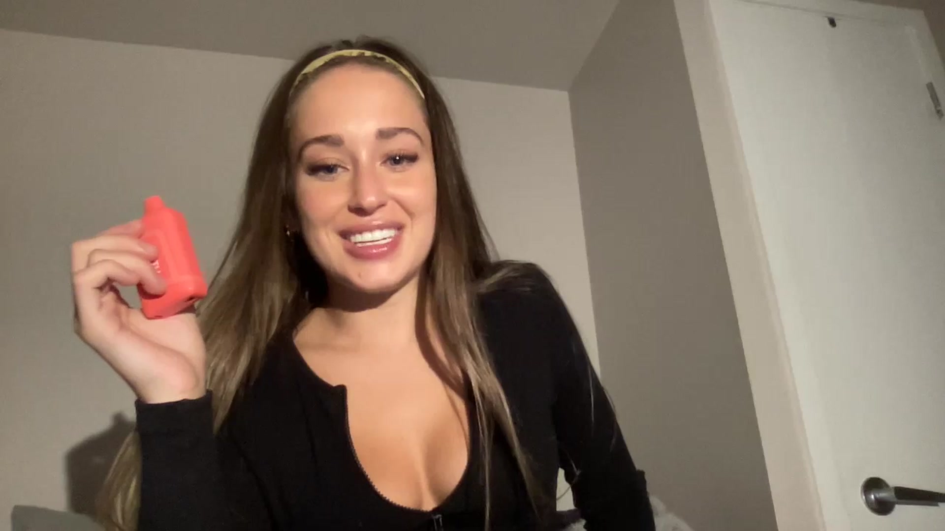 Gallery image thumbnail from lilyx0's myfreecams stream on, 09/12/2023, 06:18 image 10 of 20