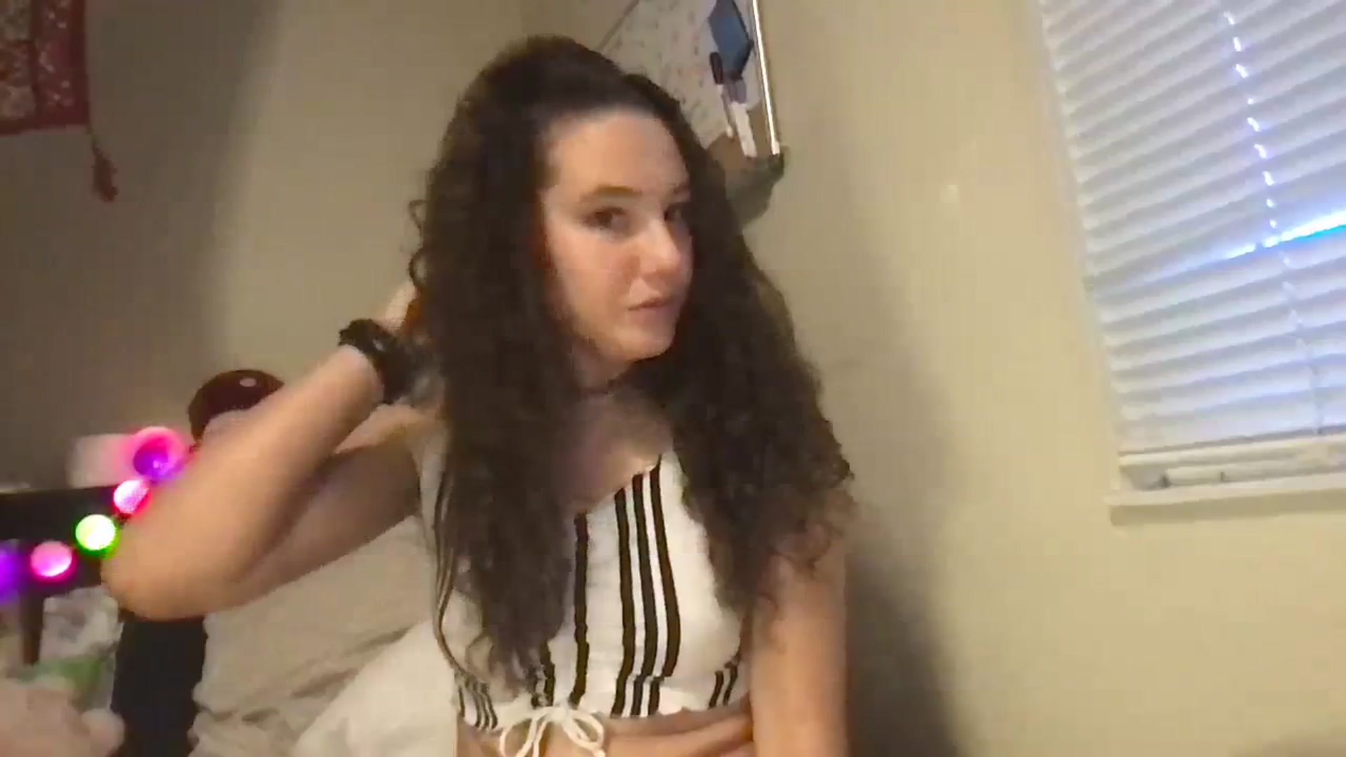 Gallery image thumbnail from lilyypop's myfreecams stream on, 04/09/2024, 01:37 image 14 of 20