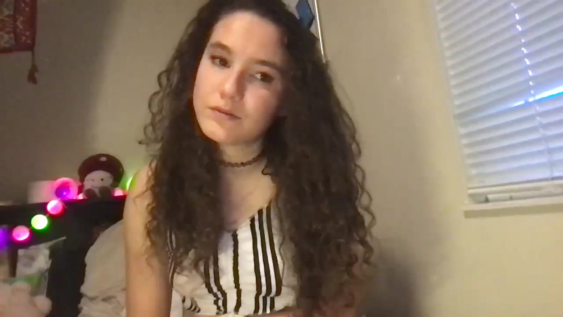 Gallery image thumbnail from lilyypop's myfreecams stream on, 04/09/2024, 01:37 image 15 of 20