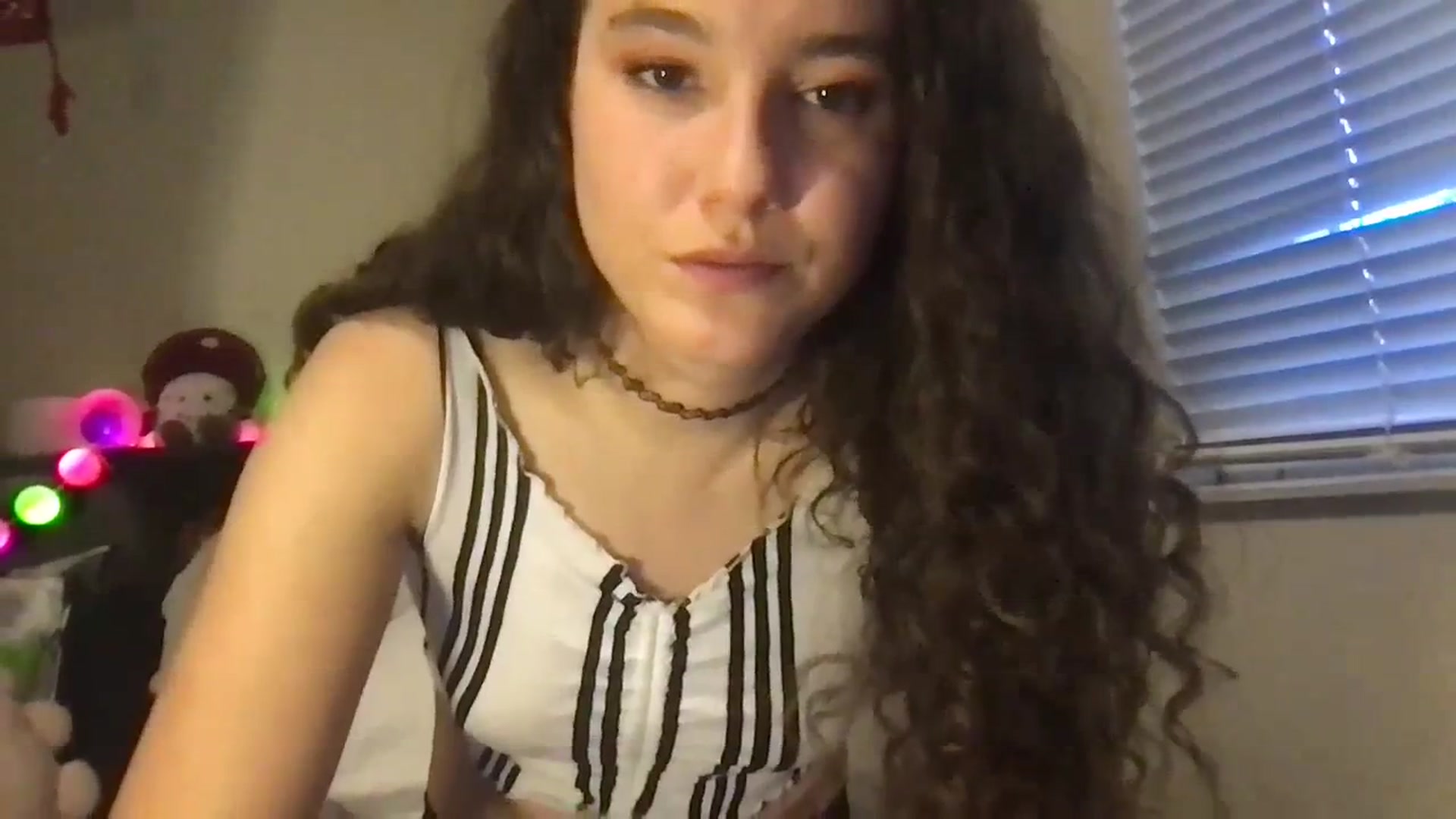 Gallery image thumbnail from lilyypop's myfreecams stream on, 04/09/2024, 01:37 image 9 of 20