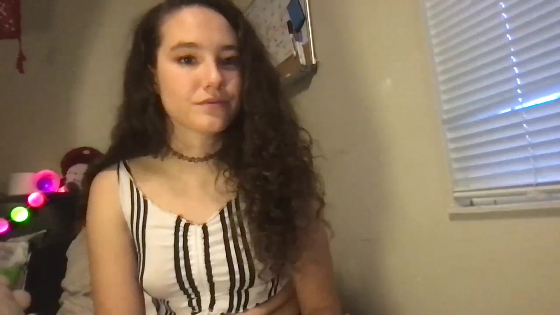 Gallery image thumbnail from lilyypop's myfreecams stream on, 04/09/2024, 01:37 image 10 of 20