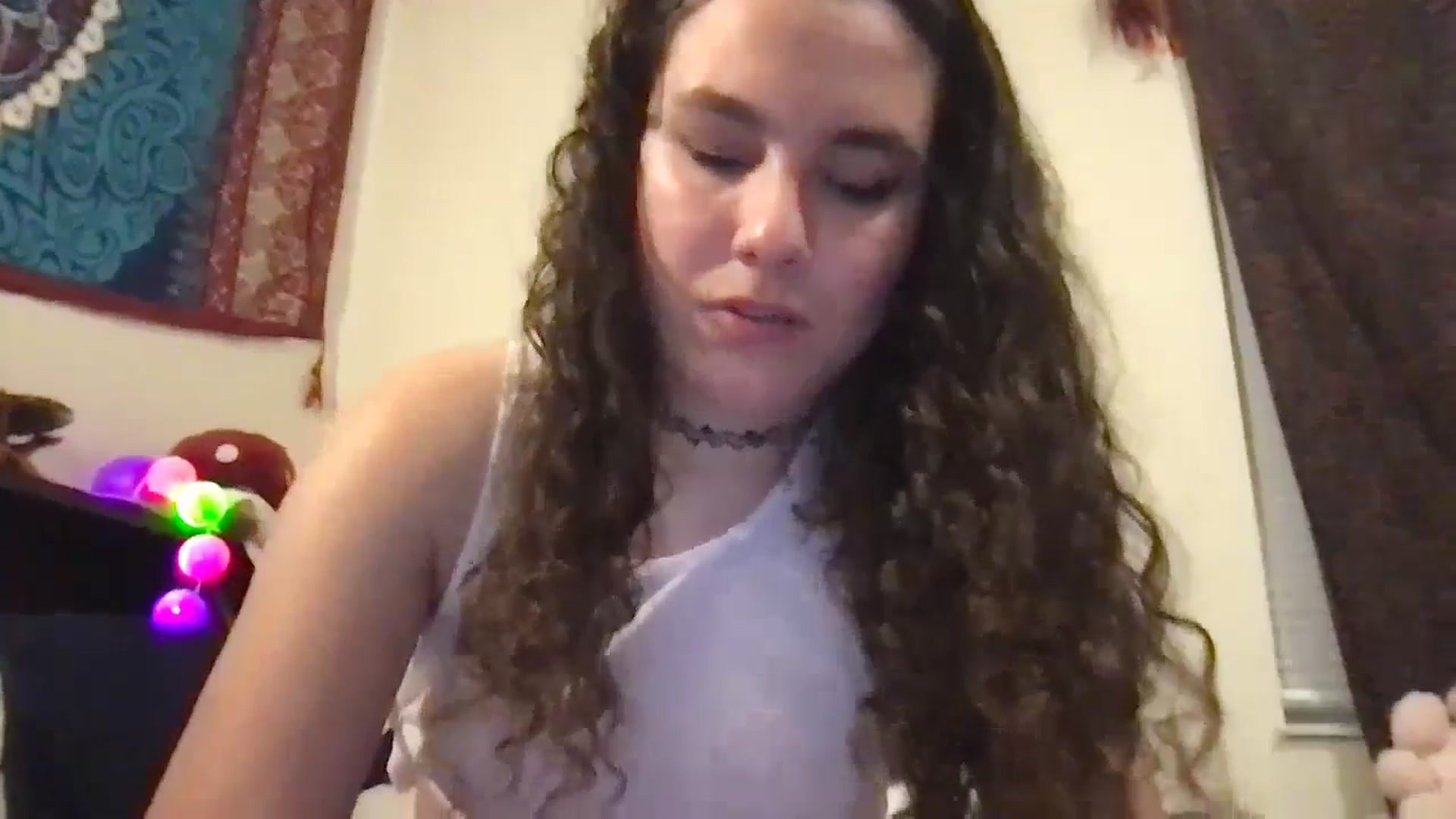 Gallery image thumbnail from lilyypop's myfreecams stream on, 04/28/2024, 02:38 image 13 of 20