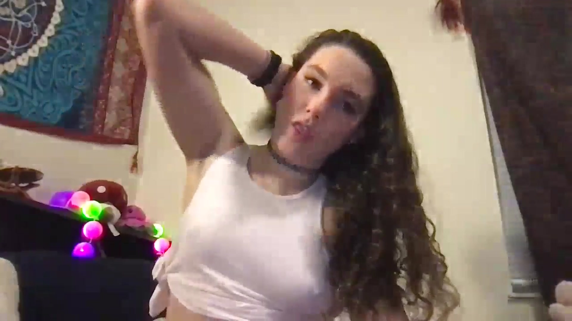 Gallery image thumbnail from lilyypop's myfreecams stream on, 04/28/2024, 02:38 image 15 of 20