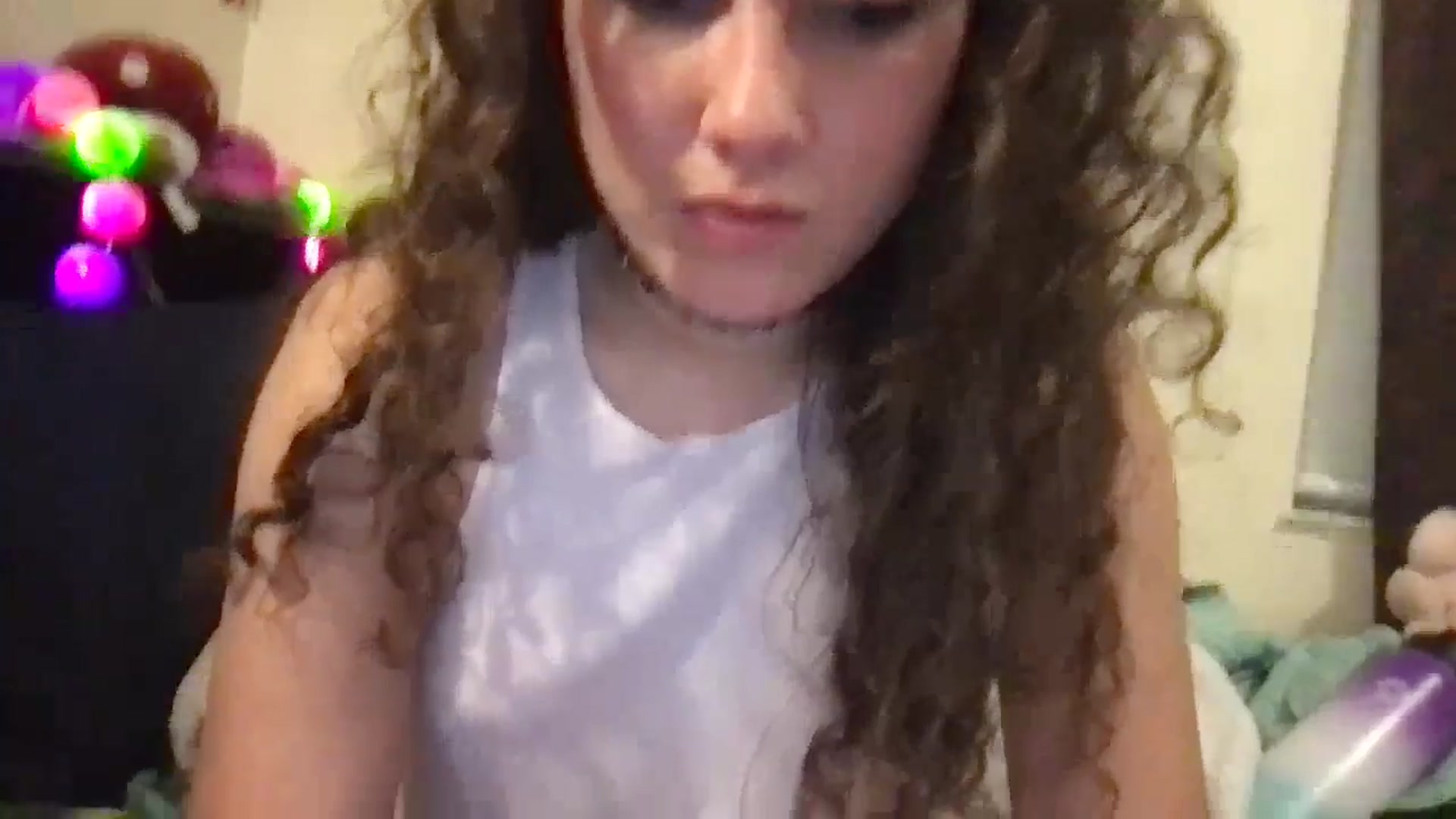 Gallery image thumbnail from lilyypop's myfreecams stream on, 04/28/2024, 03:40 image 18 of 20