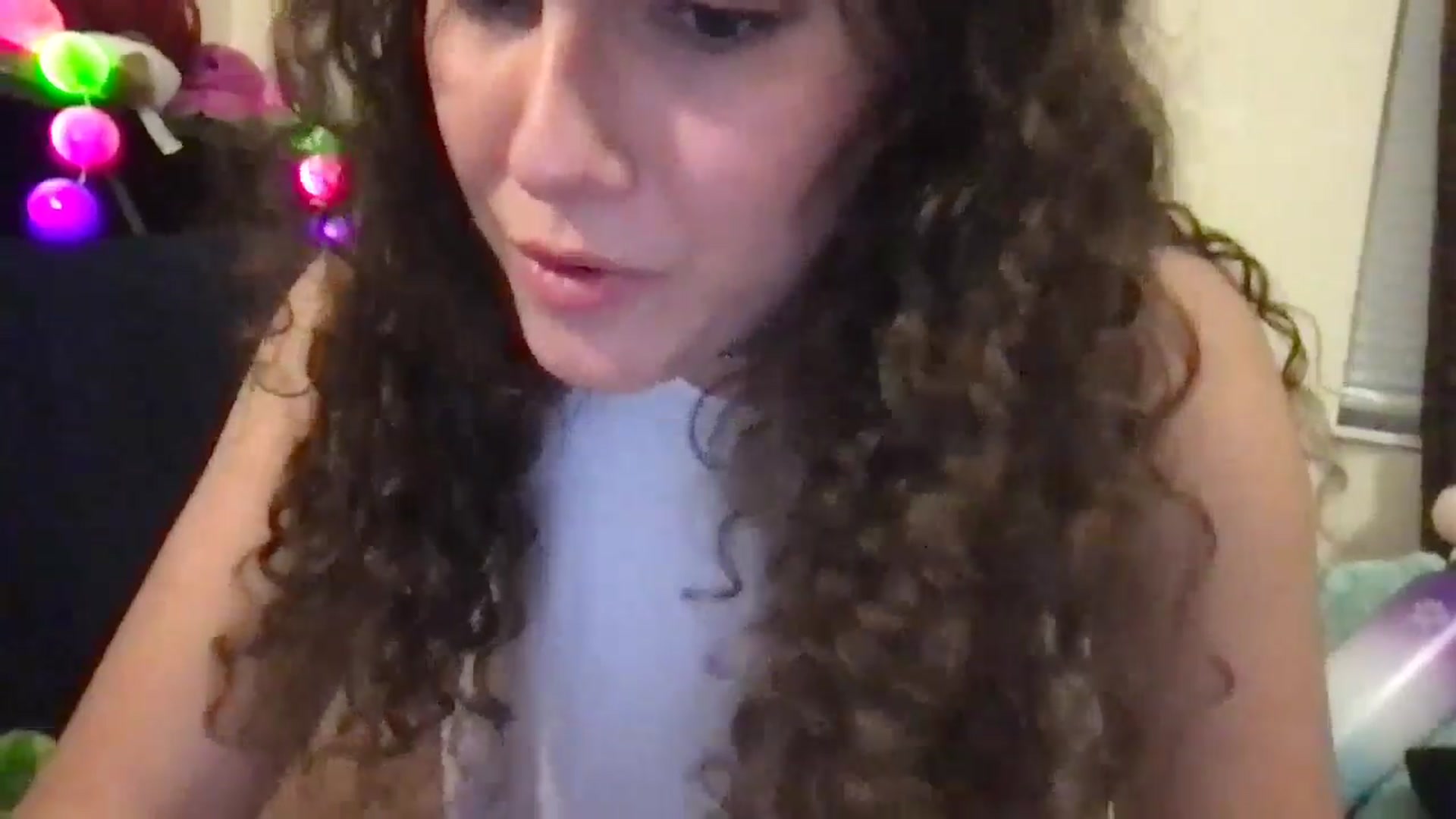 Gallery image thumbnail from lilyypop's myfreecams stream on, 04/28/2024, 03:40 image 7 of 20